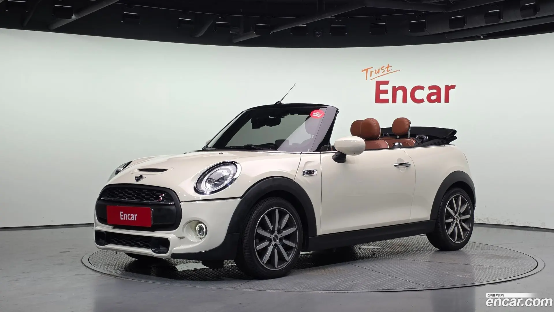 Main__Slider__Photo:Cooper Convertible Mini 2020.7-0