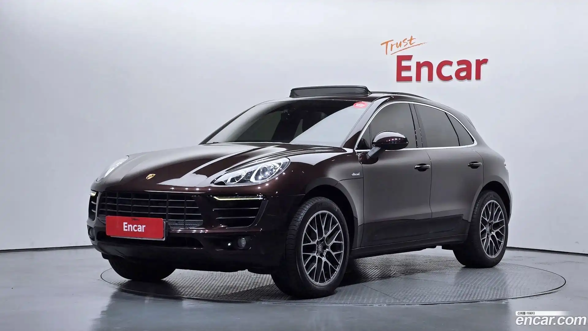 Macan Porsche 2014.10-OUTER-001