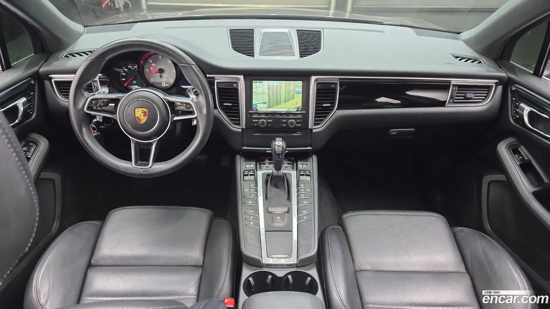 Macan Porsche 2014.10-INNER-007