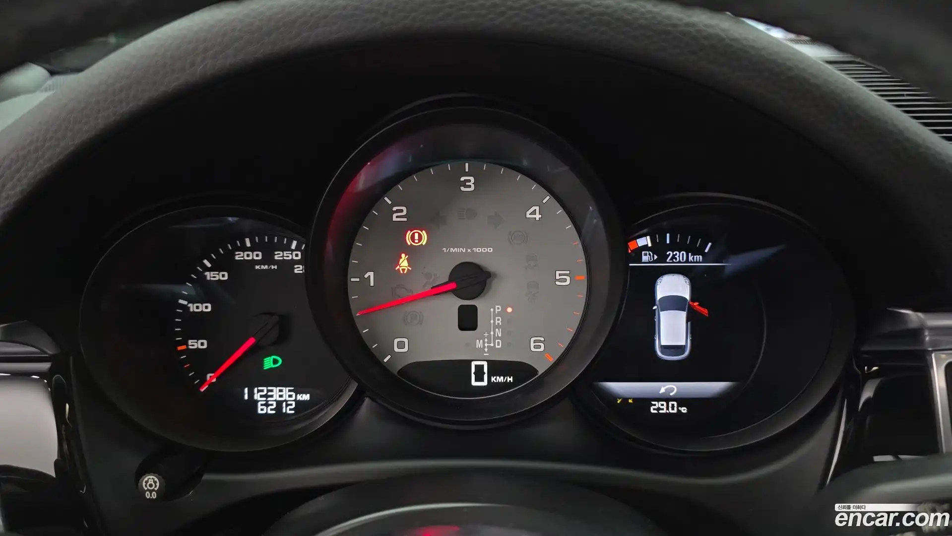 Macan Porsche 2014.10-INNER-008