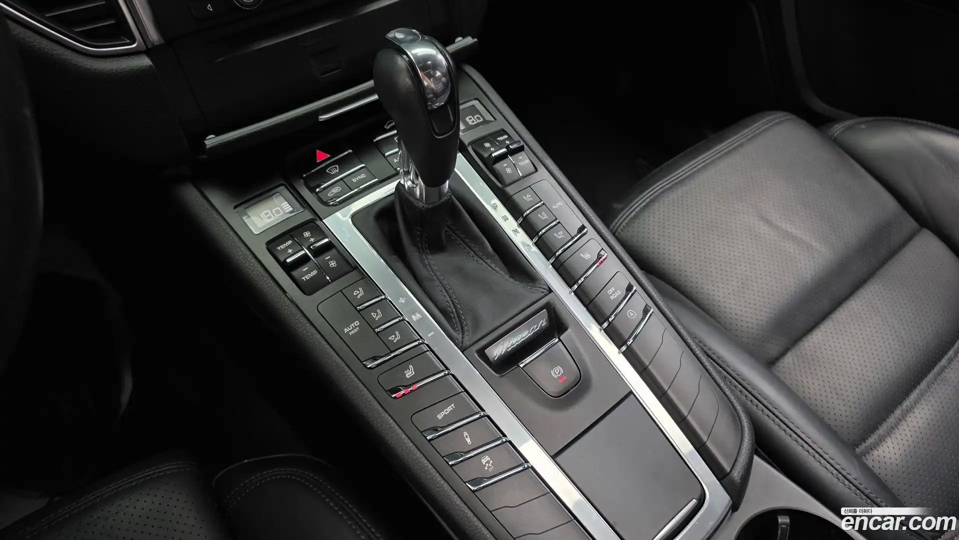 Macan Porsche 2014.10-INNER-009