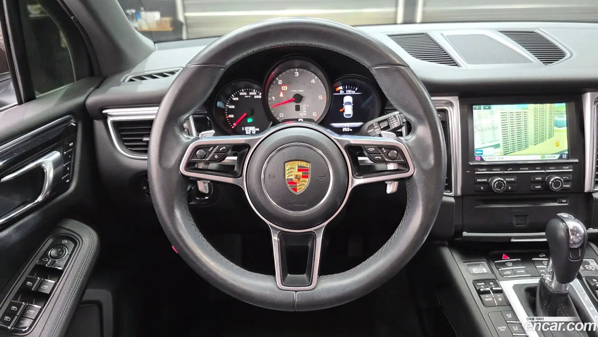 Macan Porsche 2014.10-OPTION-017