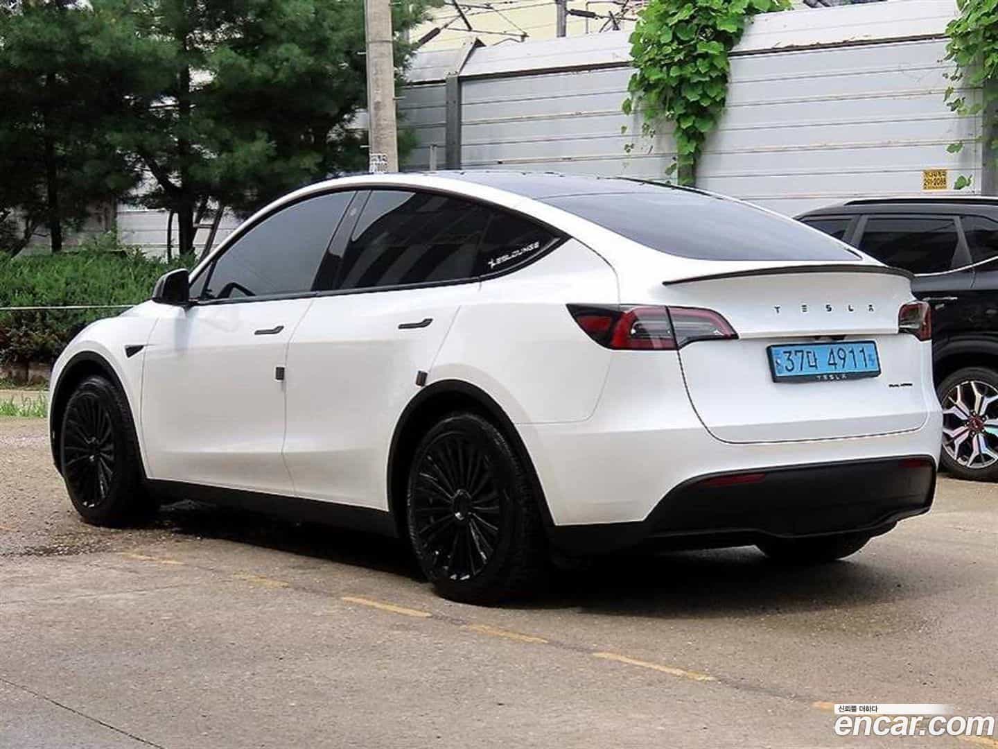 Model Y Tesla 2023.8-OUTER-003