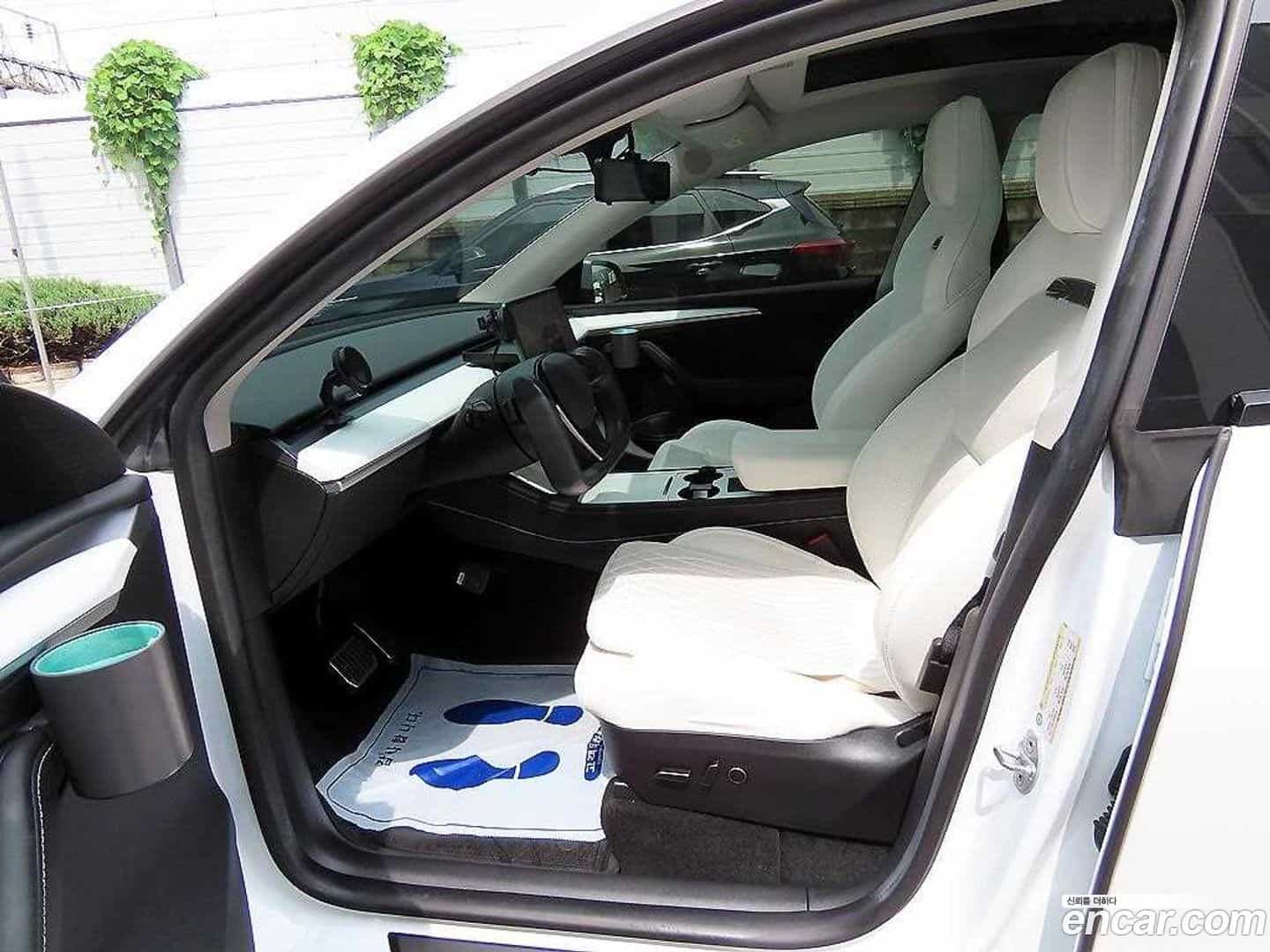 Model Y Tesla 2023.8-INNER-007