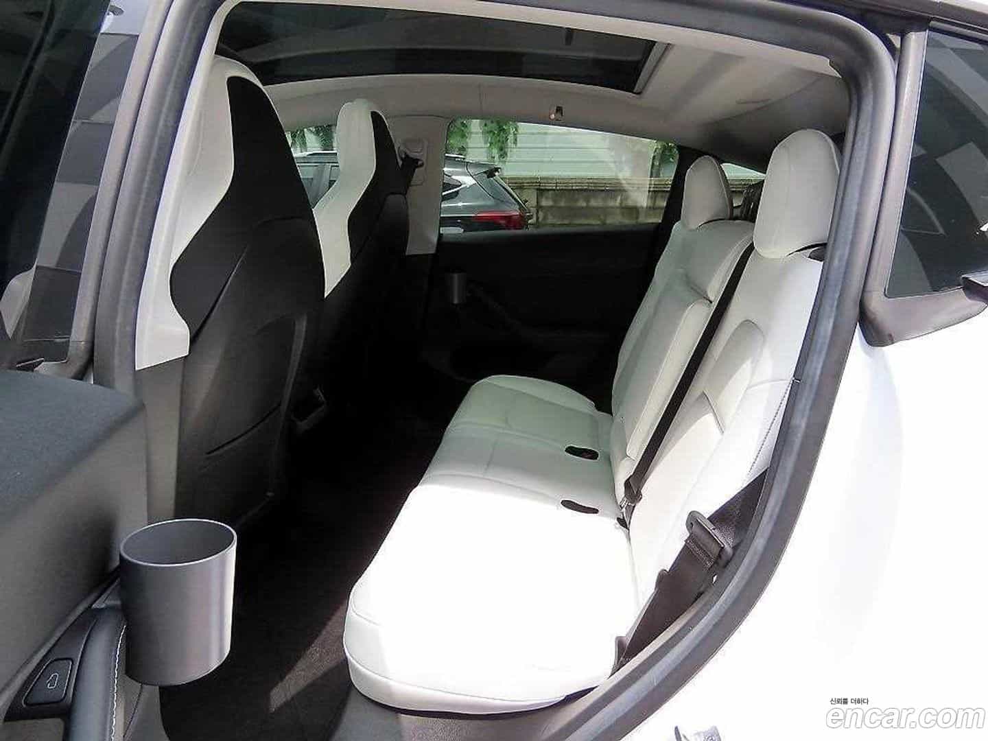 Model Y Tesla 2023.8-INNER-008