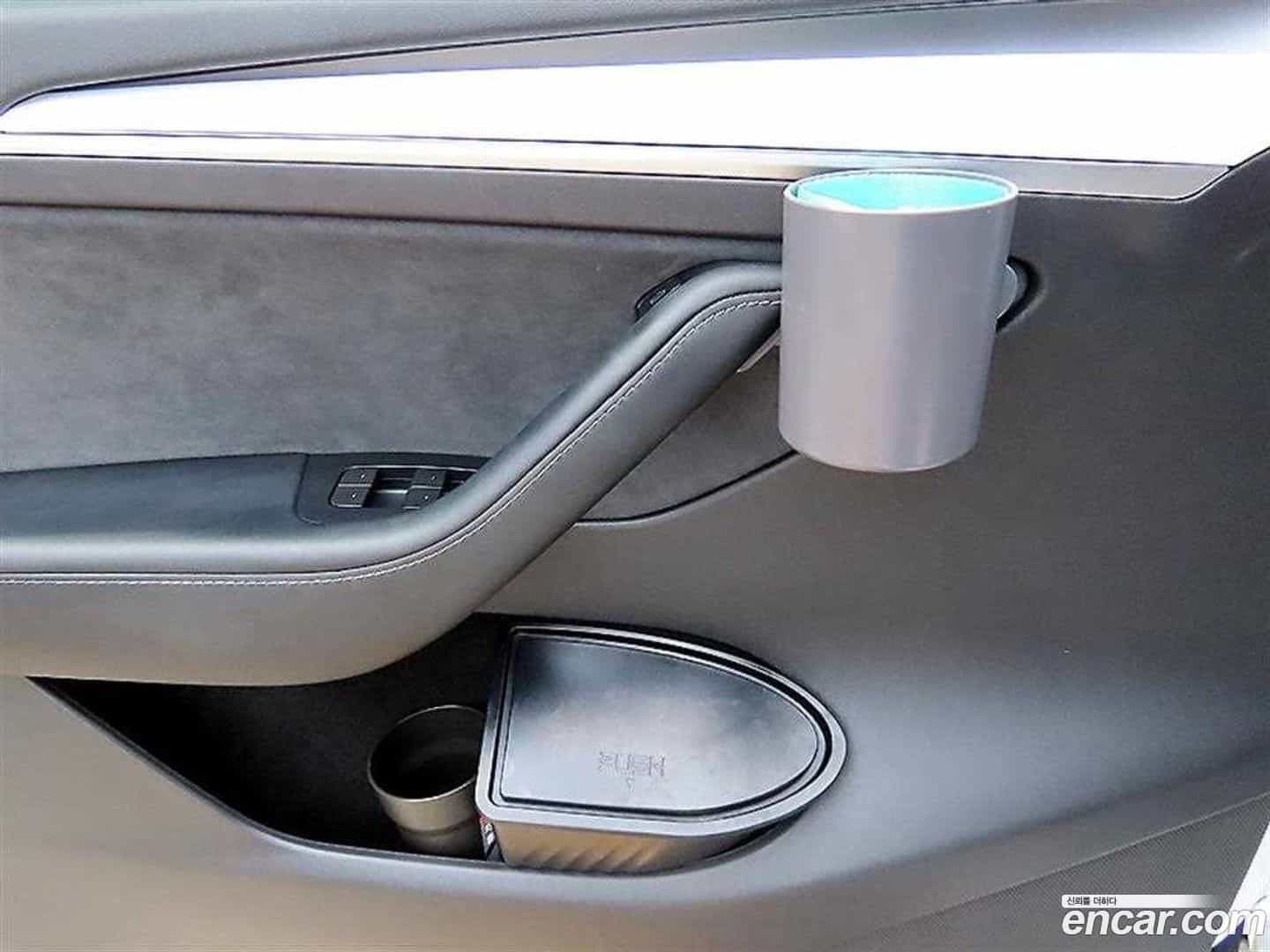 Model Y Tesla 2023.8-INNER-009