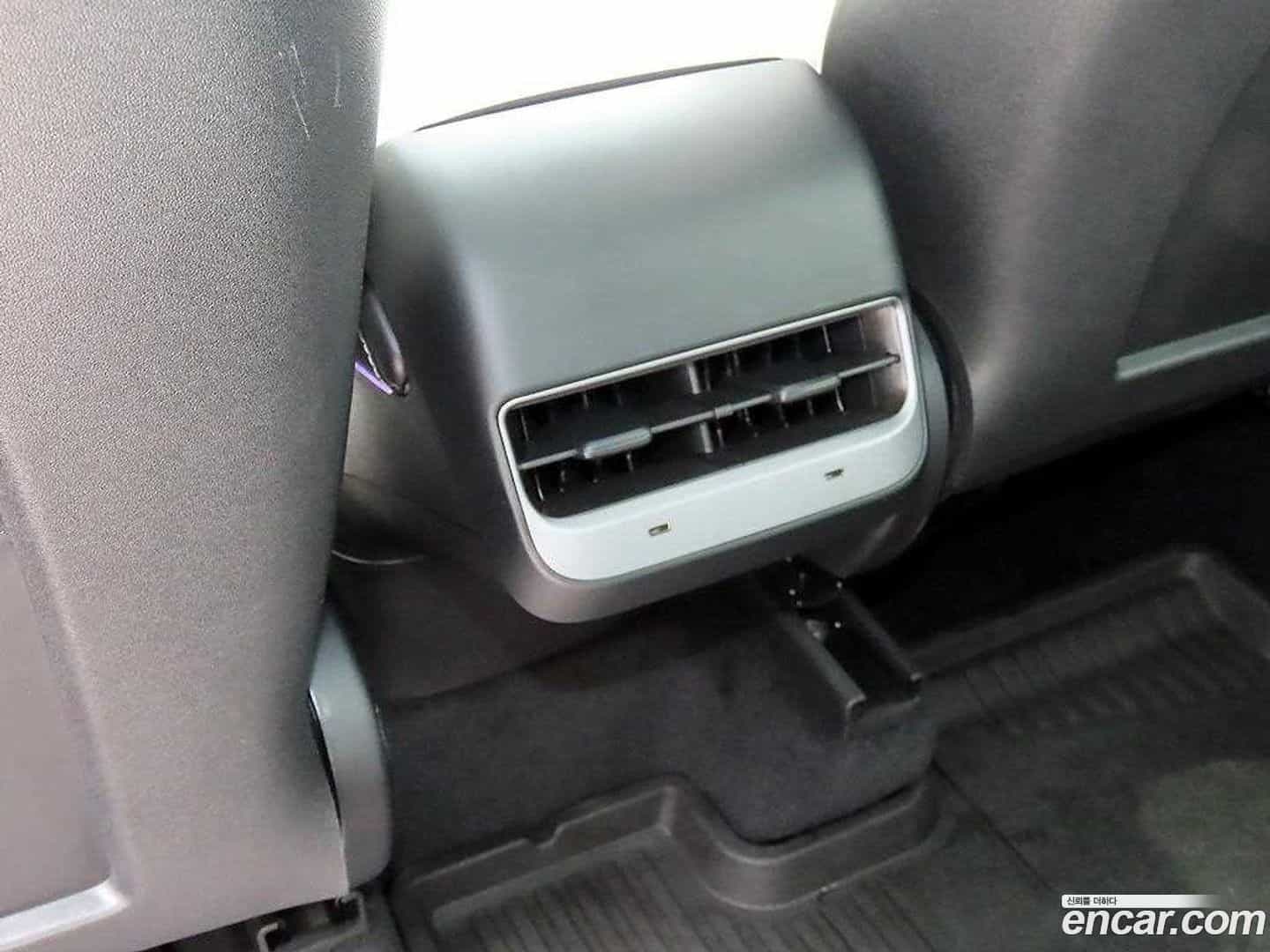Model Y Tesla 2023.8-OPTION-022