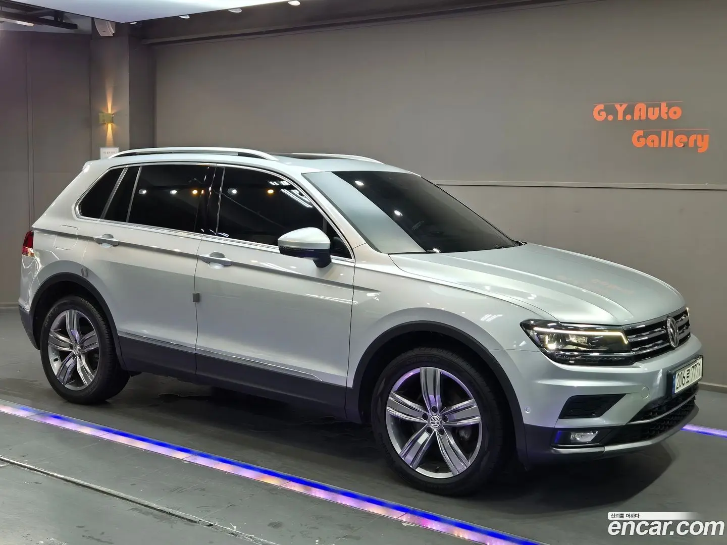 Main__Slider__Photo:Tiguan Volkswagen 2018.6-1