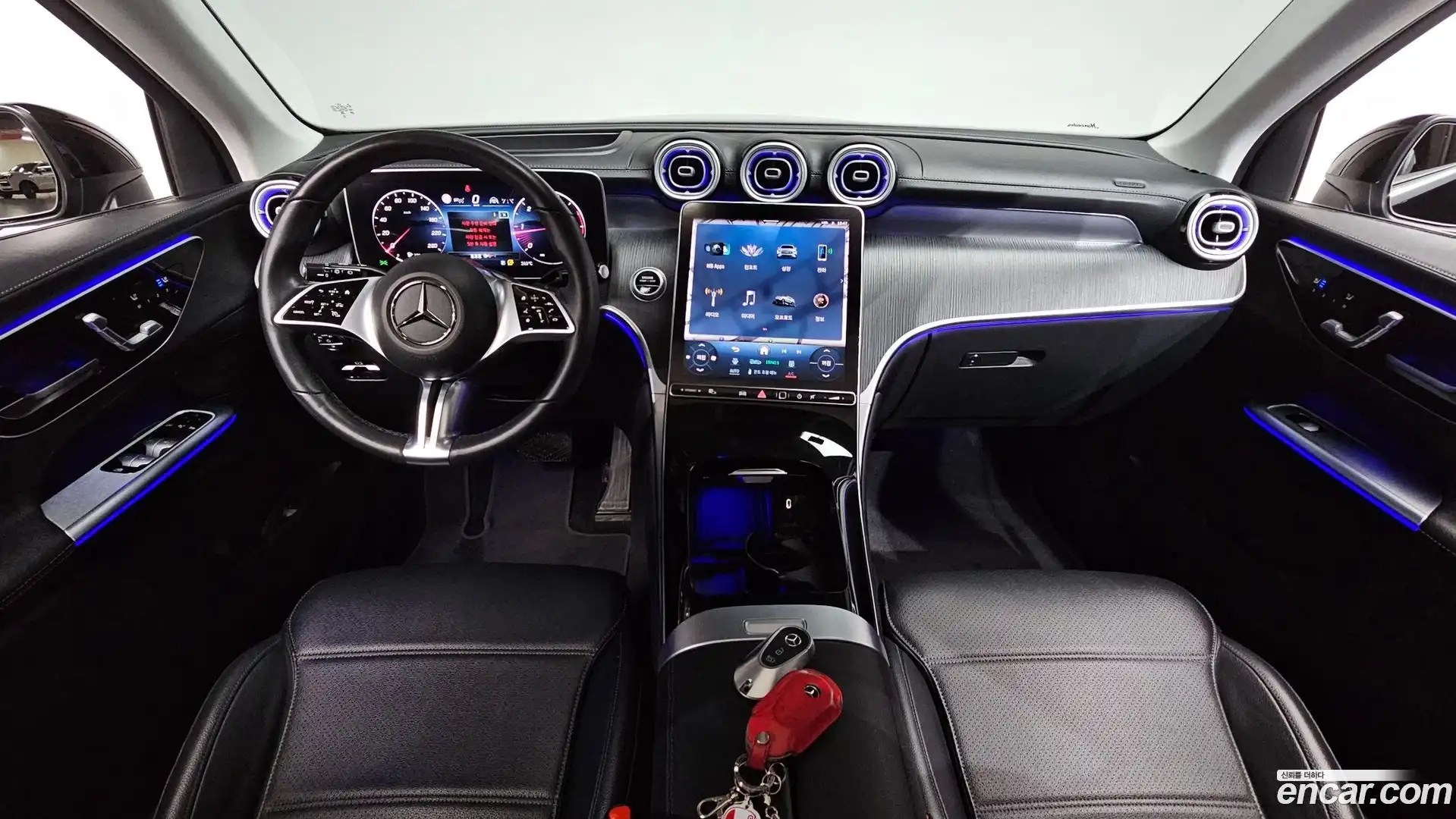GLC-Class Mercedes-Benz 2023.6-INNER-007