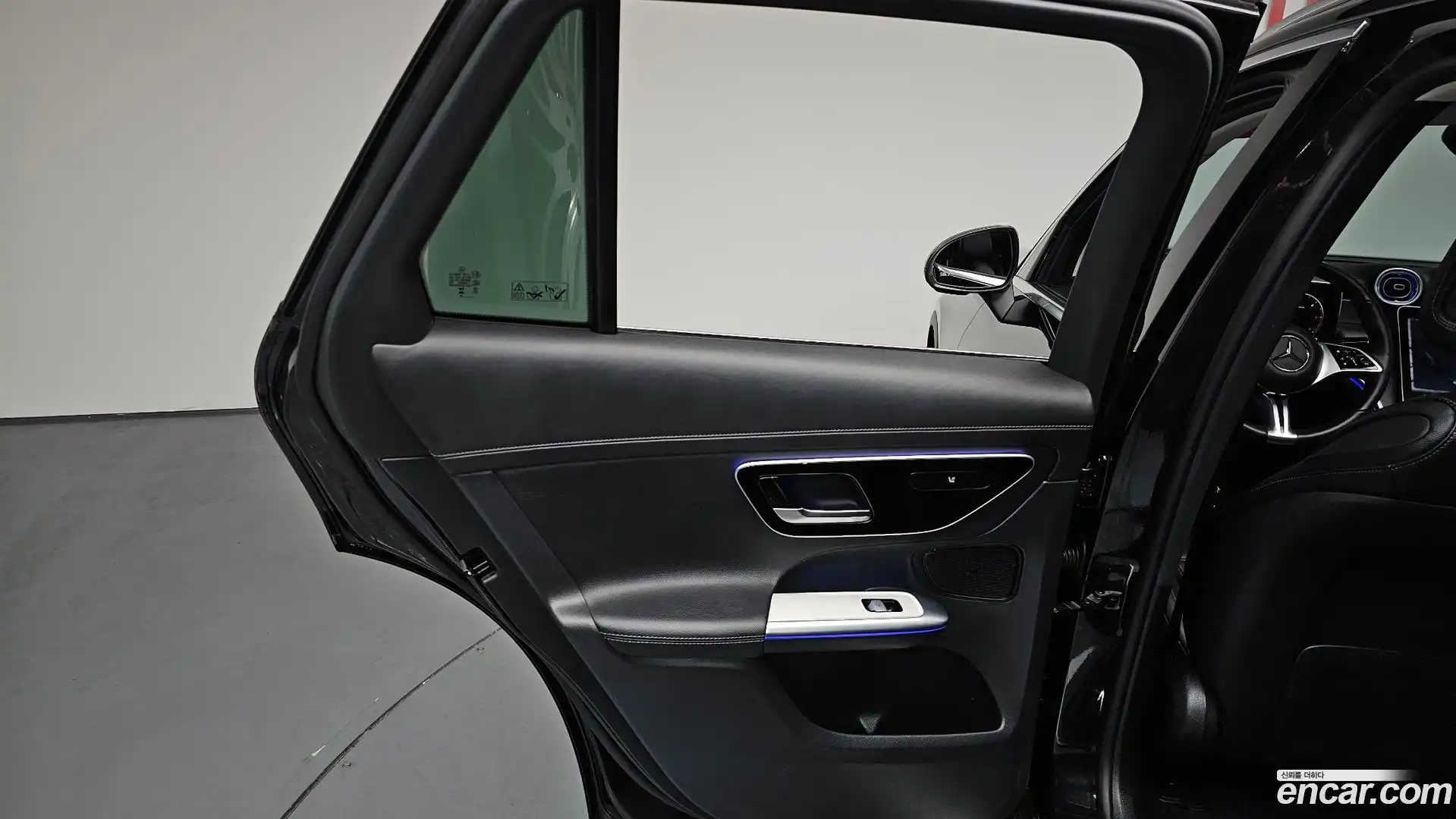GLC-Class Mercedes-Benz 2023.6-INNER-035