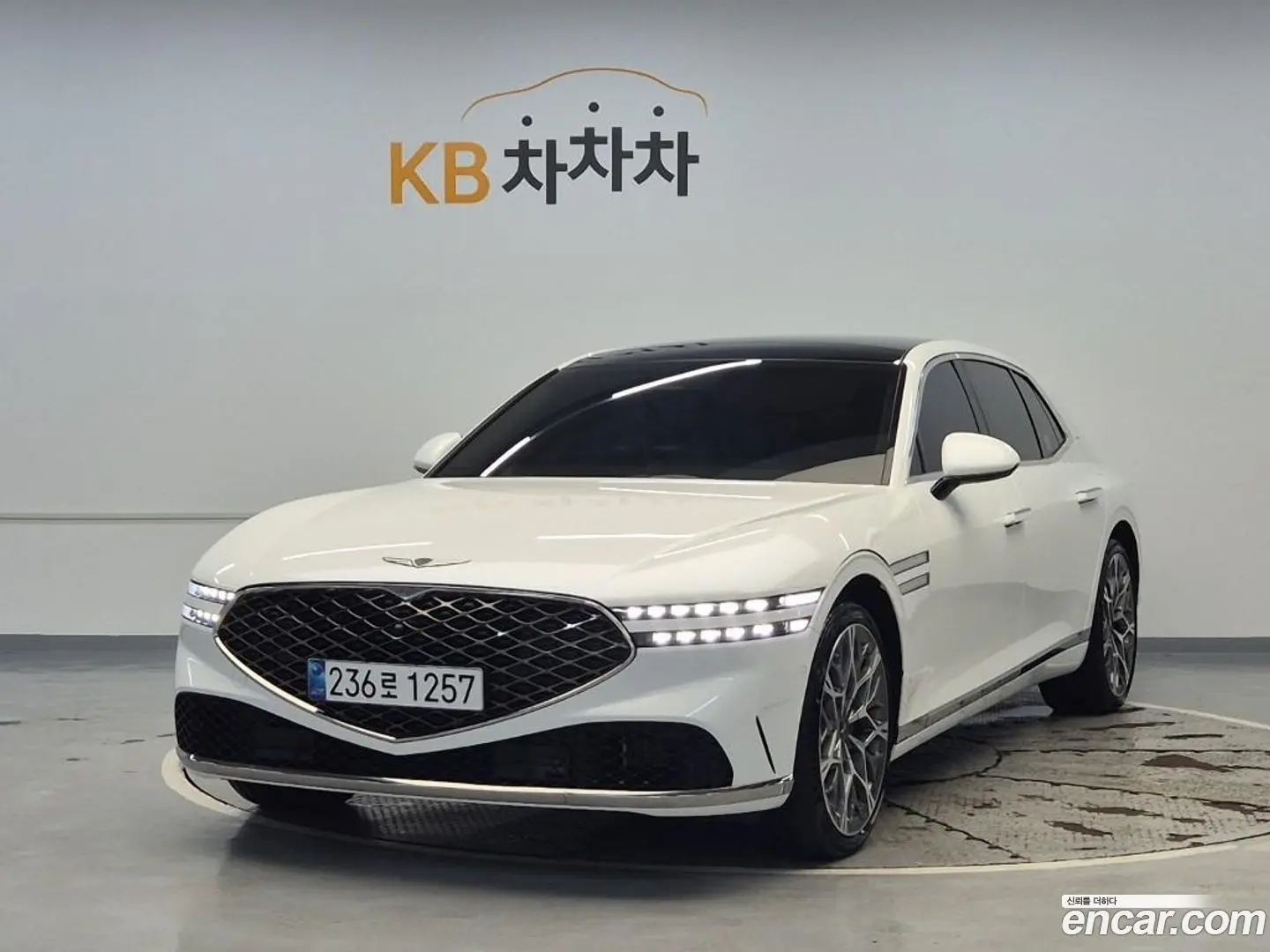 Main__Slider__Photo:G90 Genesis 2025.4-0