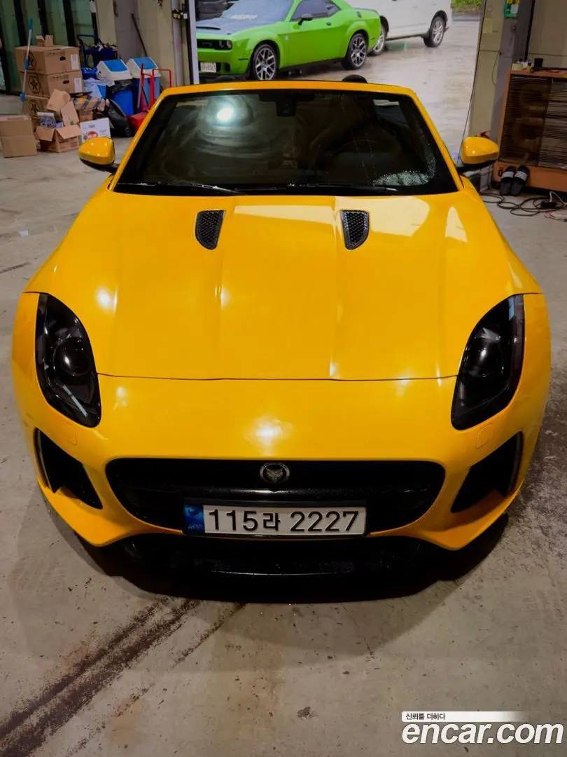 Main__Slider__Photo:F-TYPE Jaguar 2013.11-0