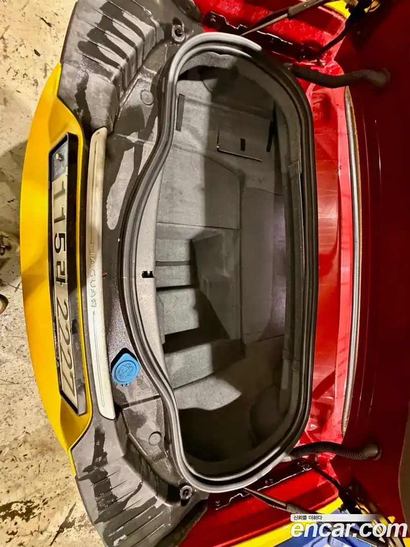 F-TYPE Jaguar 2013.11-INNER-008