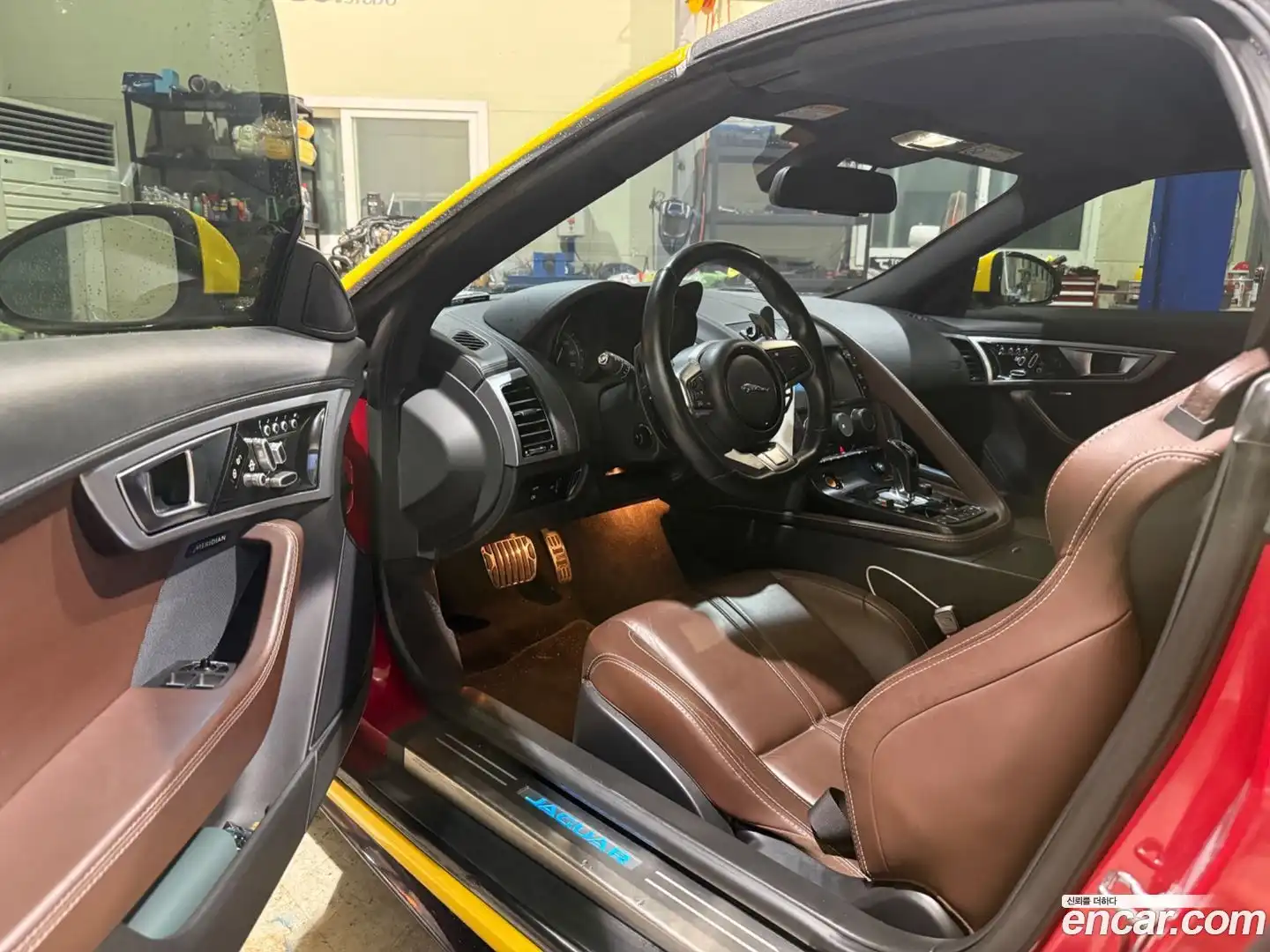 F-TYPE Jaguar 2013.11-INNER-010