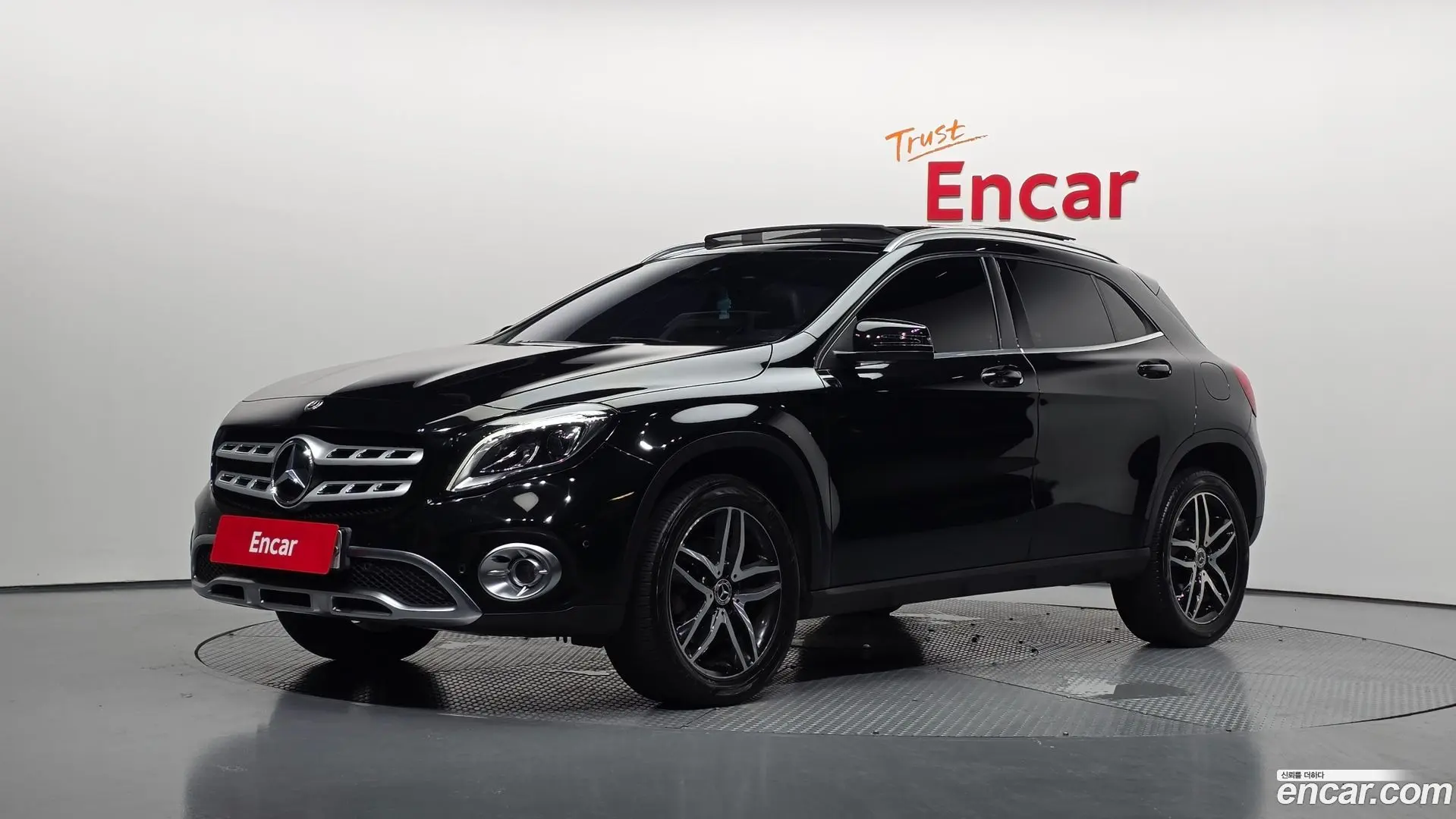Main__Slider__Photo:GLA-Class Mercedes-Benz 2019.7-0