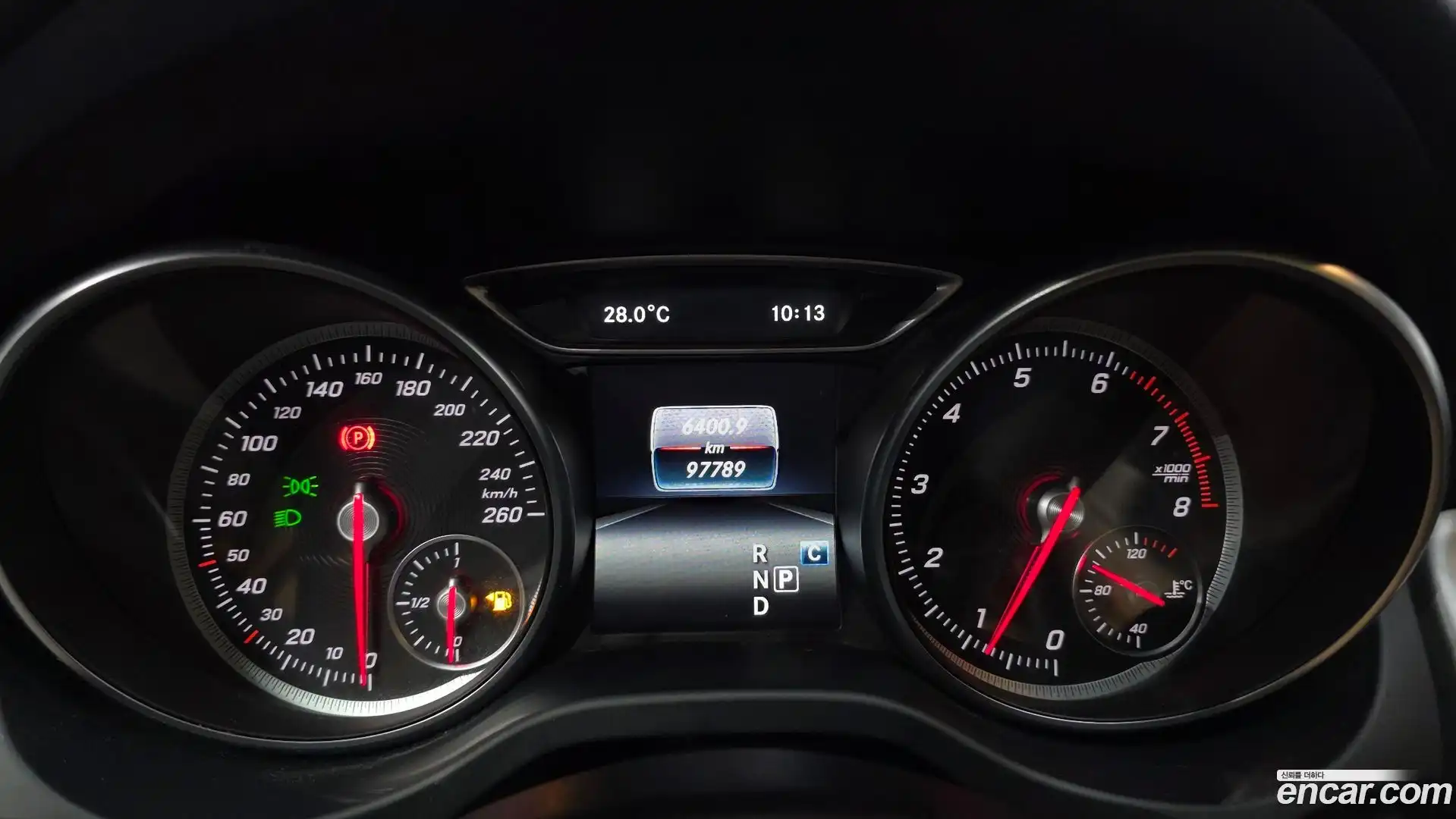GLA-Class Mercedes-Benz 2019.7-INNER-008