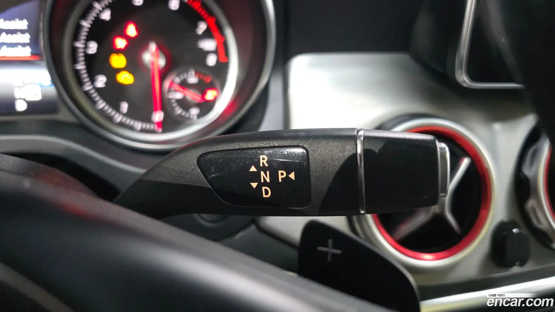 GLA-Class Mercedes-Benz 2019.7-INNER-009