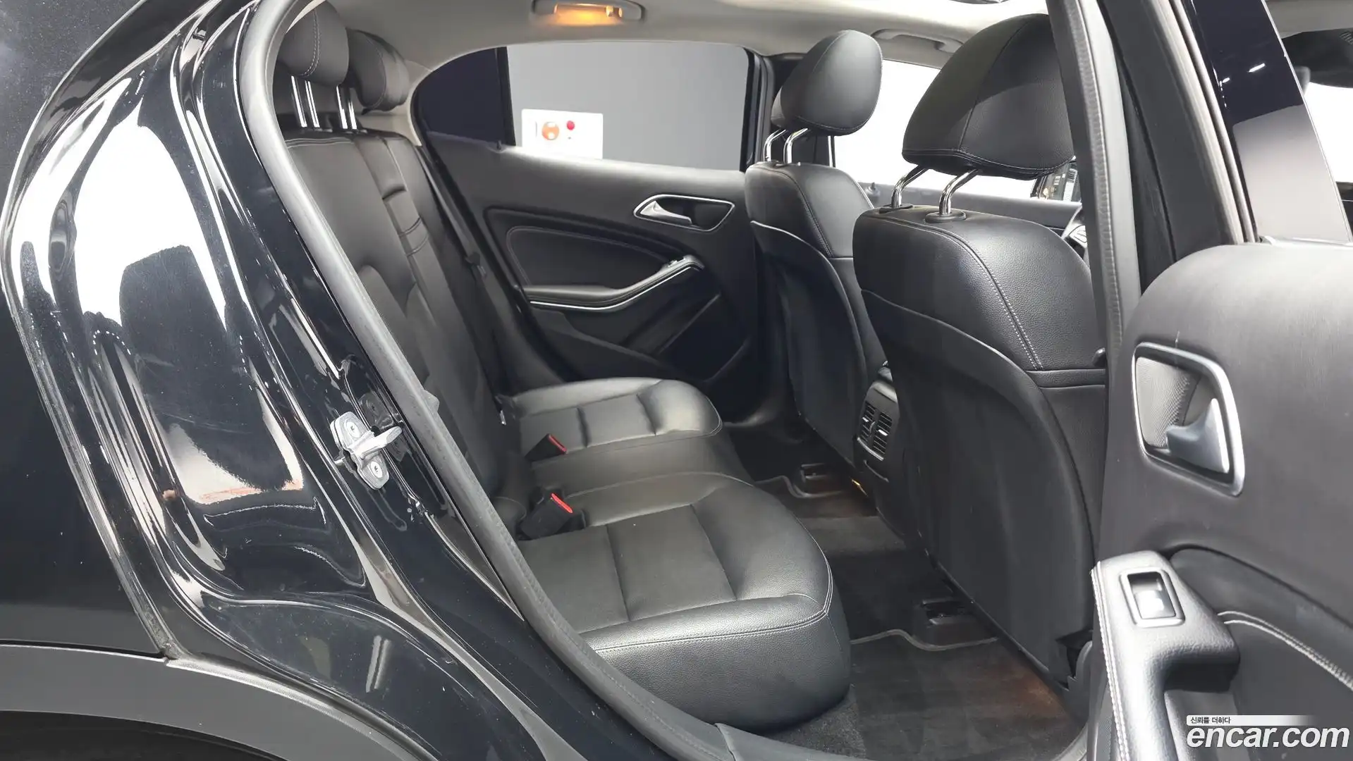 GLA-Class Mercedes-Benz 2019.7-OPTION-016