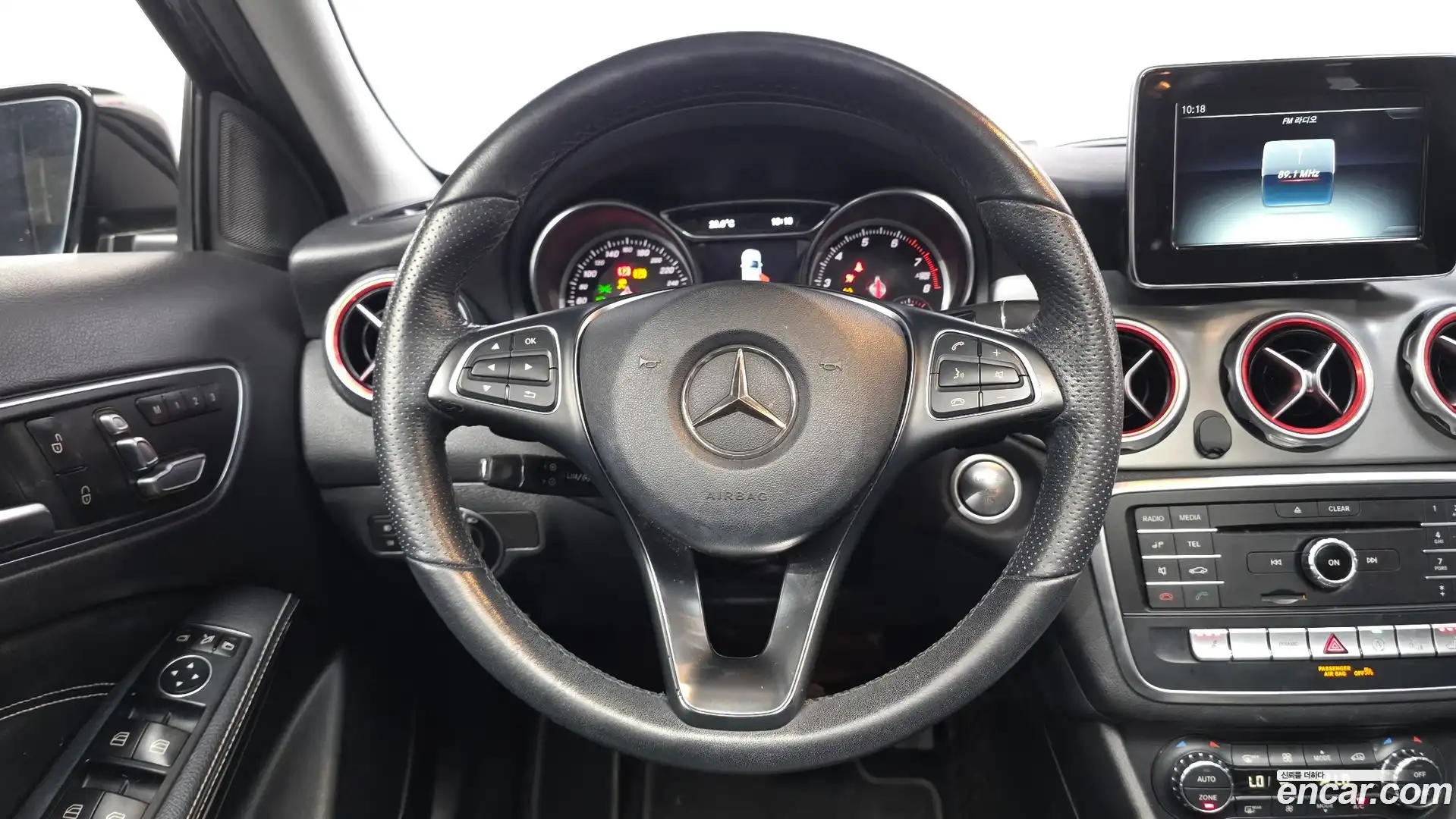 GLA-Class Mercedes-Benz 2019.7-OPTION-017