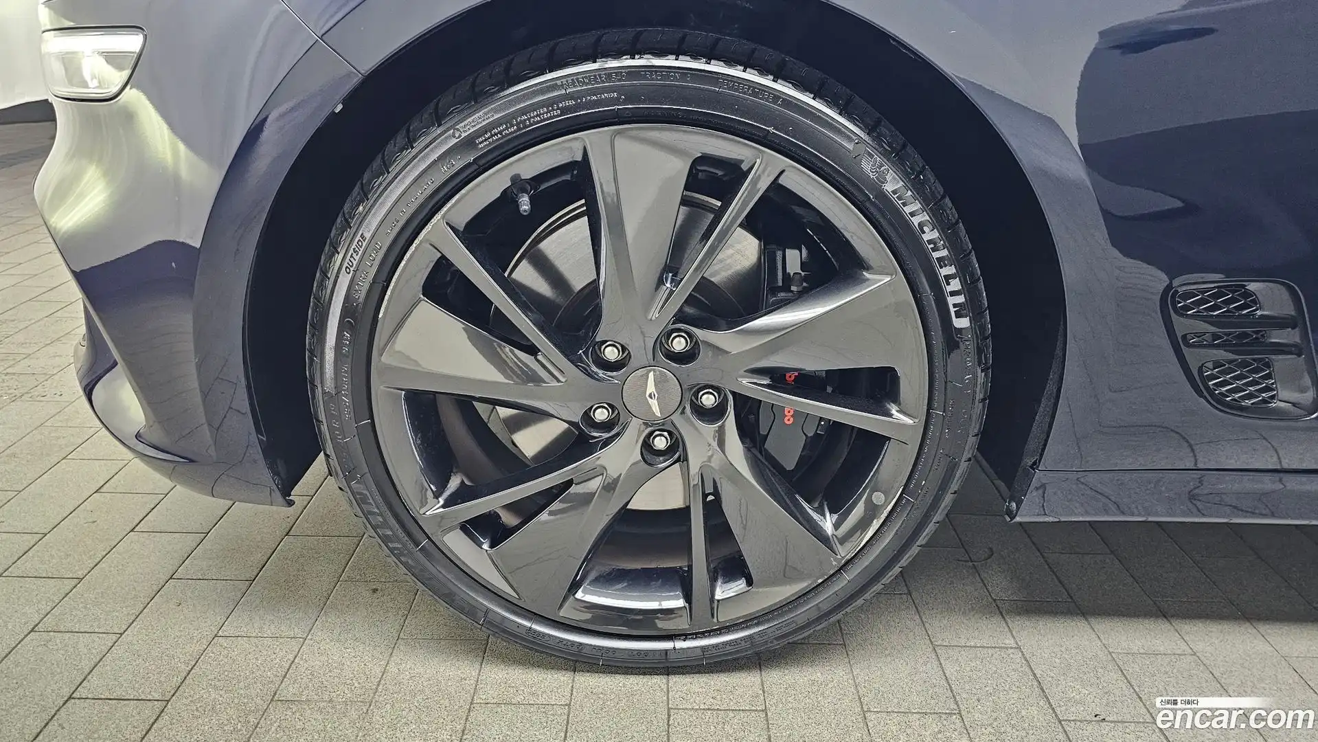G70 Genesis 2022.10-OUTER-005