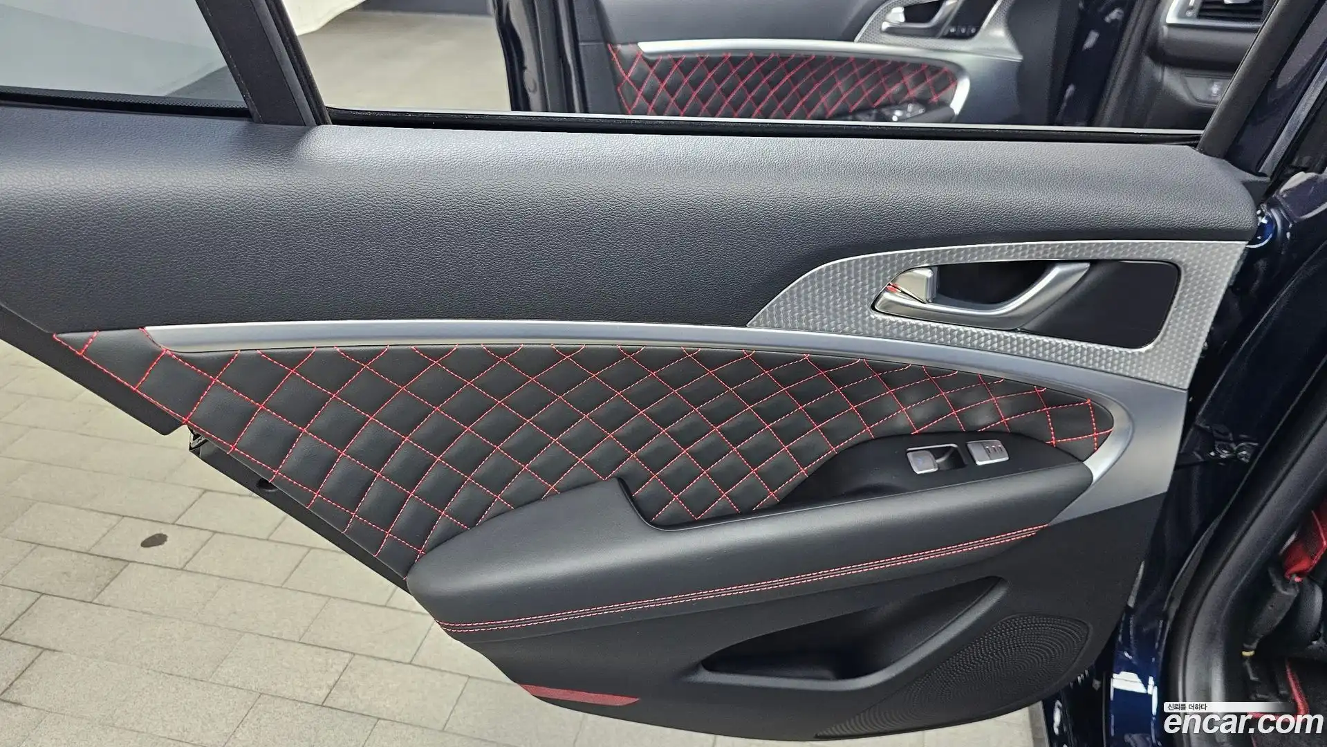 G70 Genesis 2022.10-INNER-035