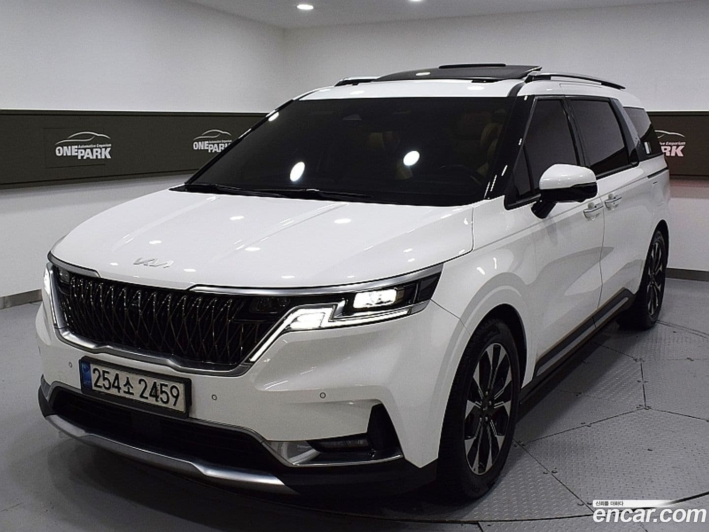 Main__Slider__Photo:Canival Kia 2021.0-0
