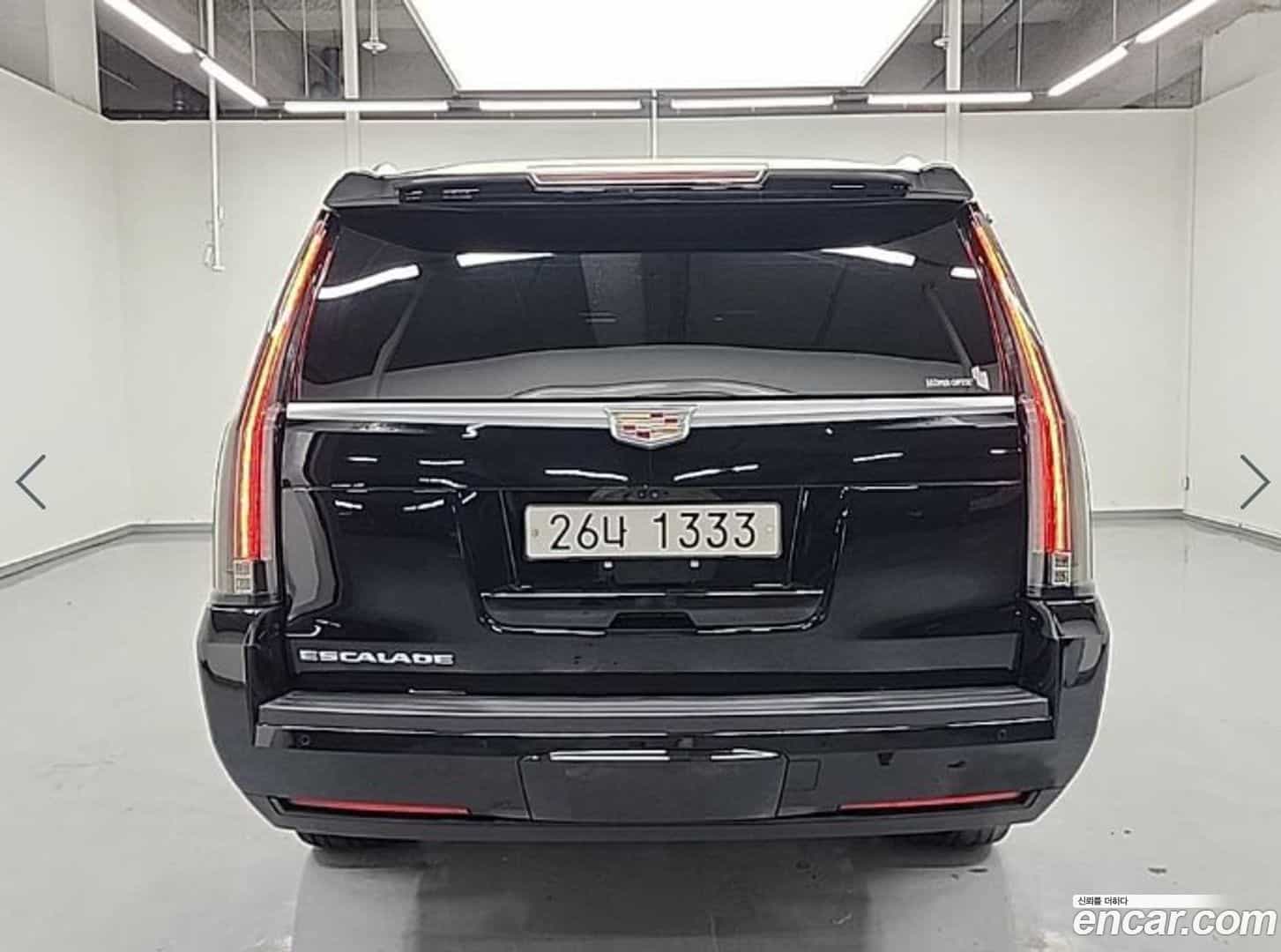 Escalade Cadillac 2018.7-OUTER-003