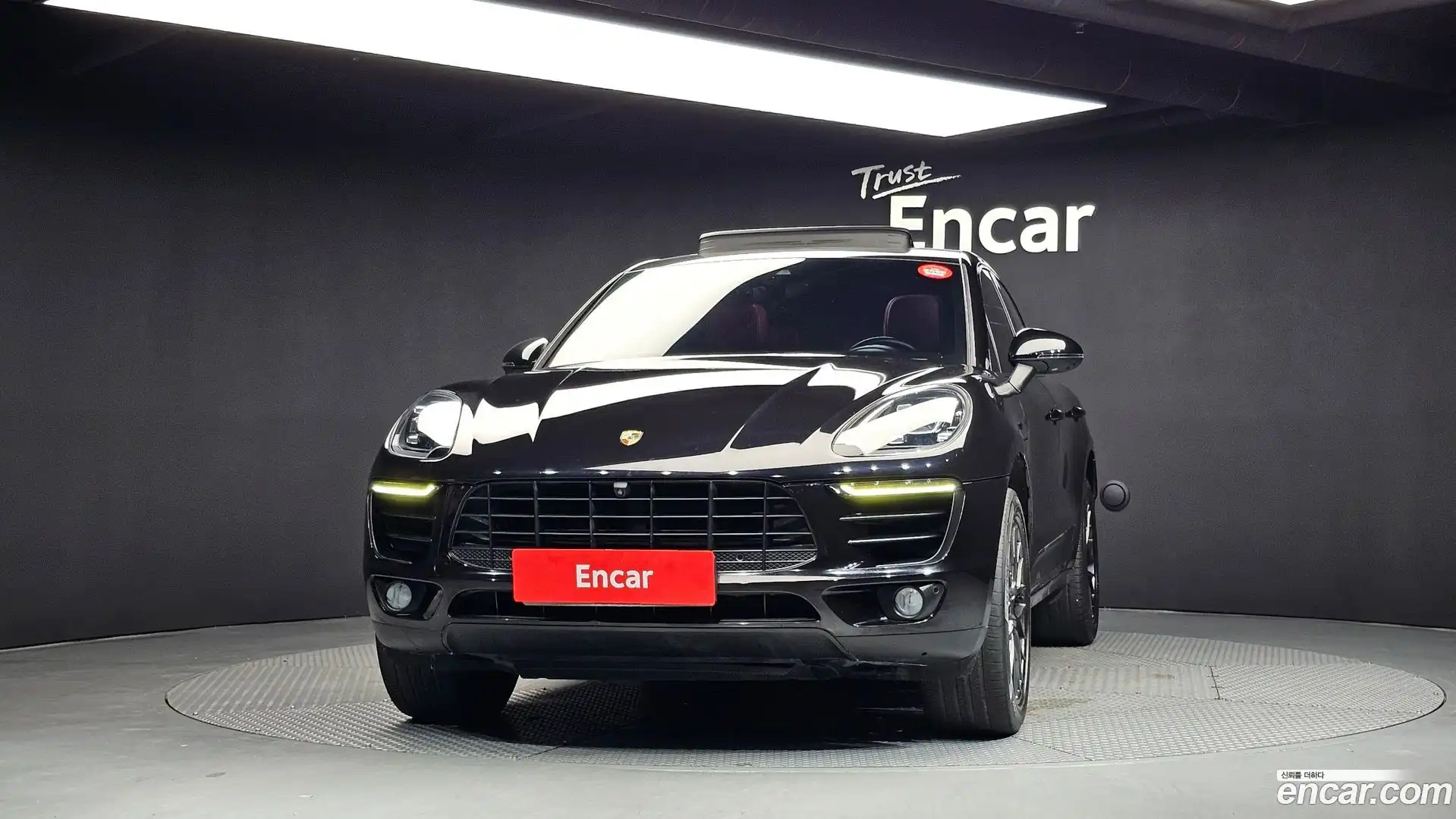 Macan Porsche 2016.6-OUTER-003