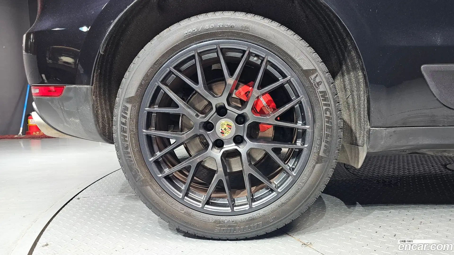 Macan Porsche 2016.6-OUTER-005
