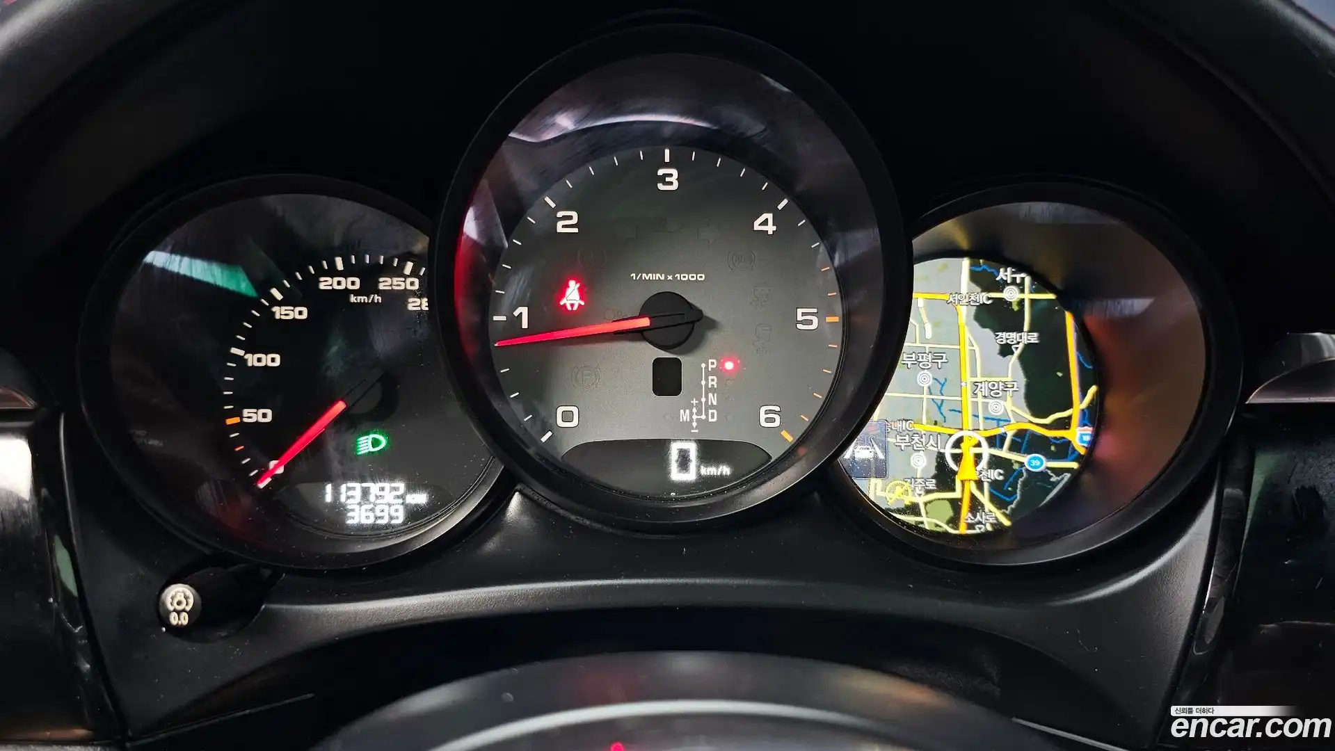 Macan Porsche 2016.6-INNER-008
