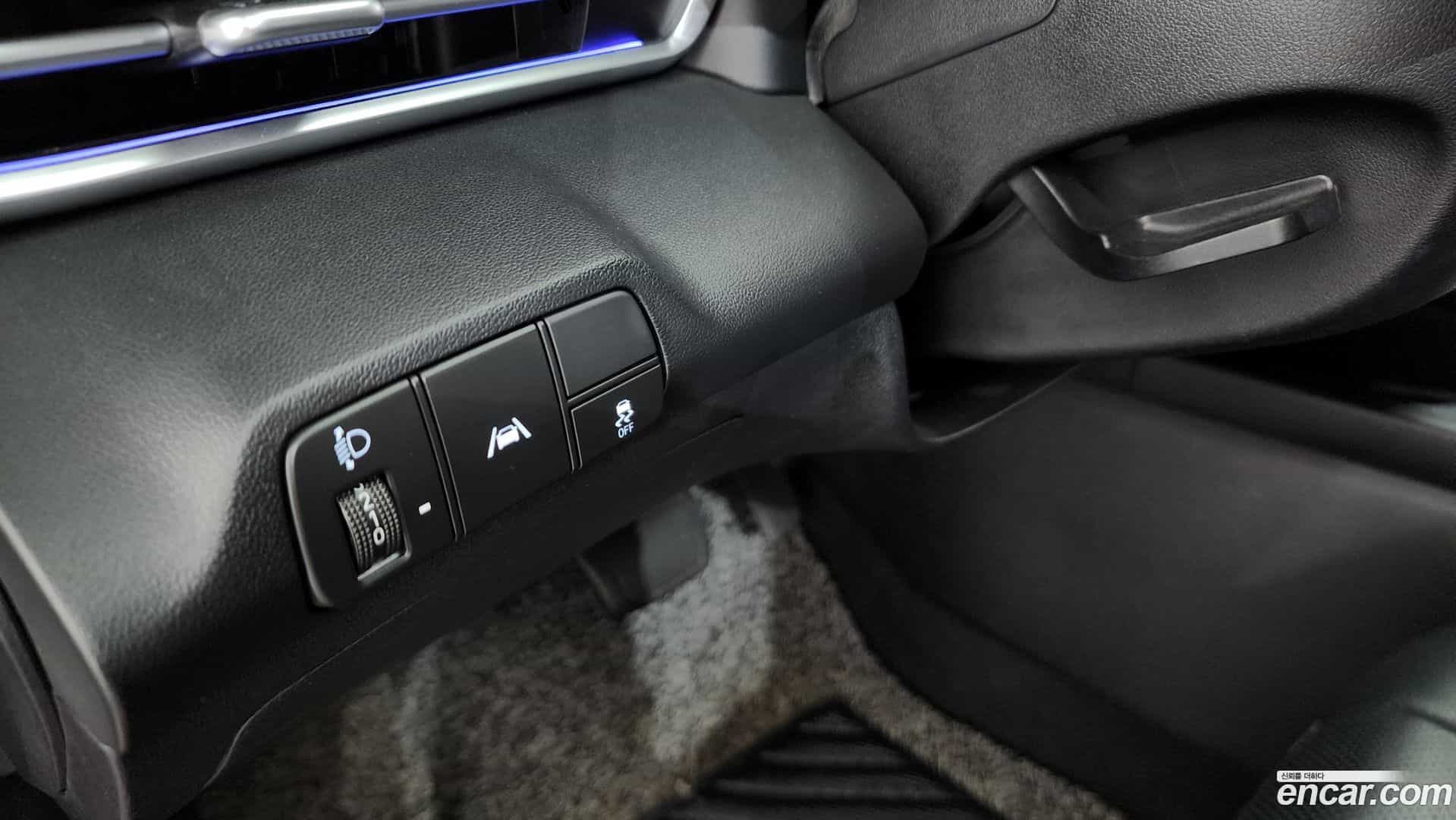 AVANTE Hyundai 2020.6-OPTION-040