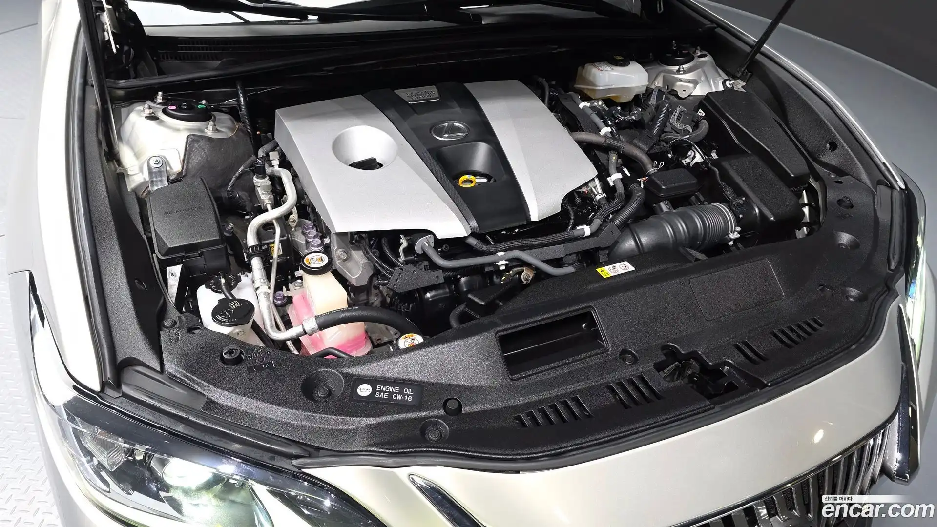 ES Lexus 2018.9-OUTER-006