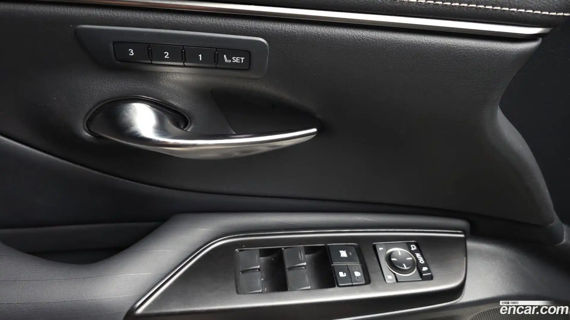 ES Lexus 2018.9-OPTION-044