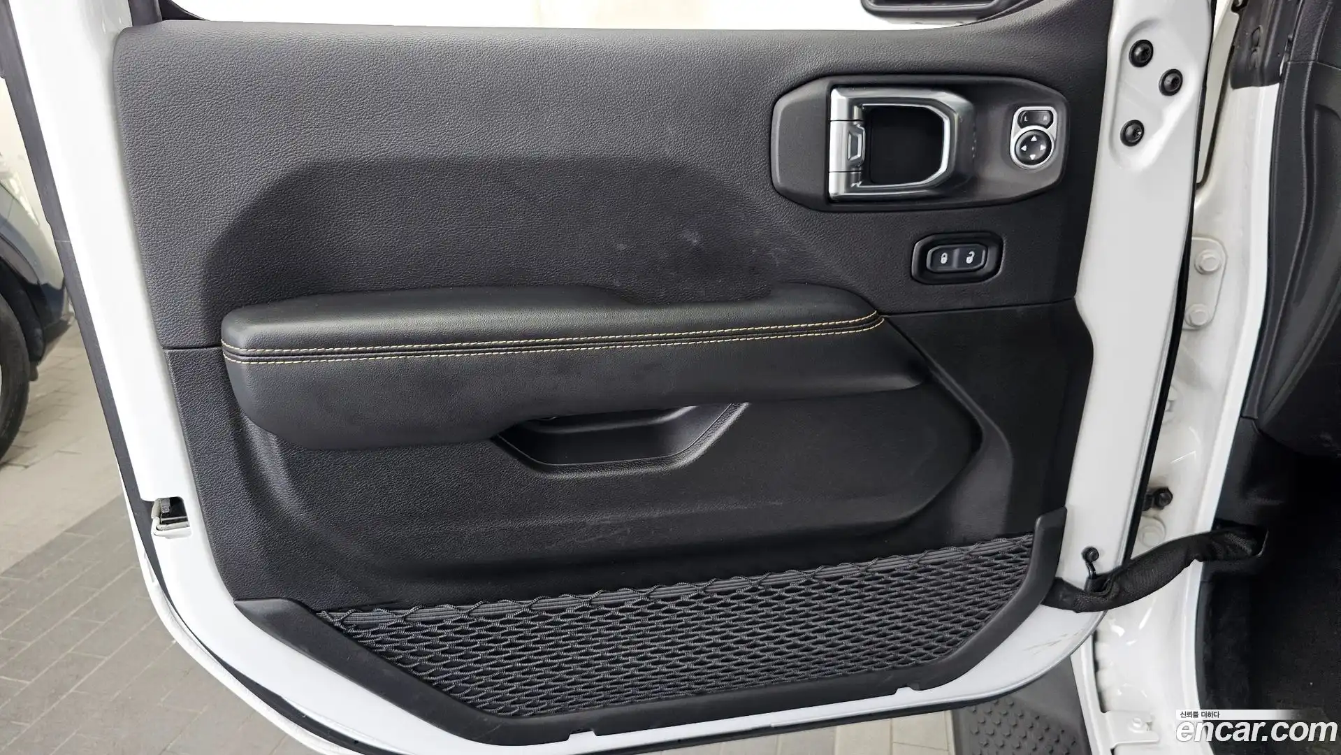Wrangler Jeep 2024.0-INNER-034