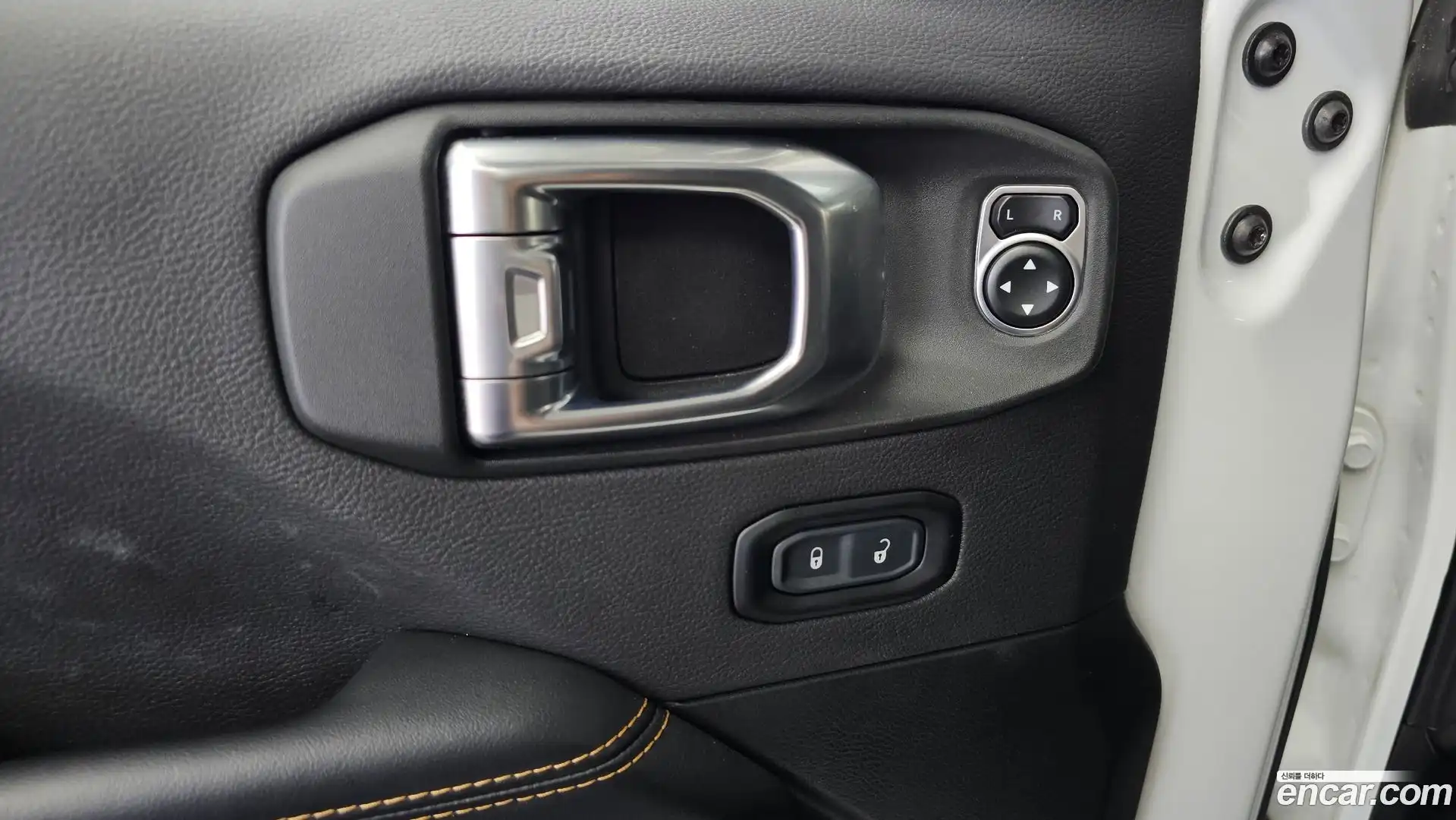 Wrangler Jeep 2024.0-OPTION-041