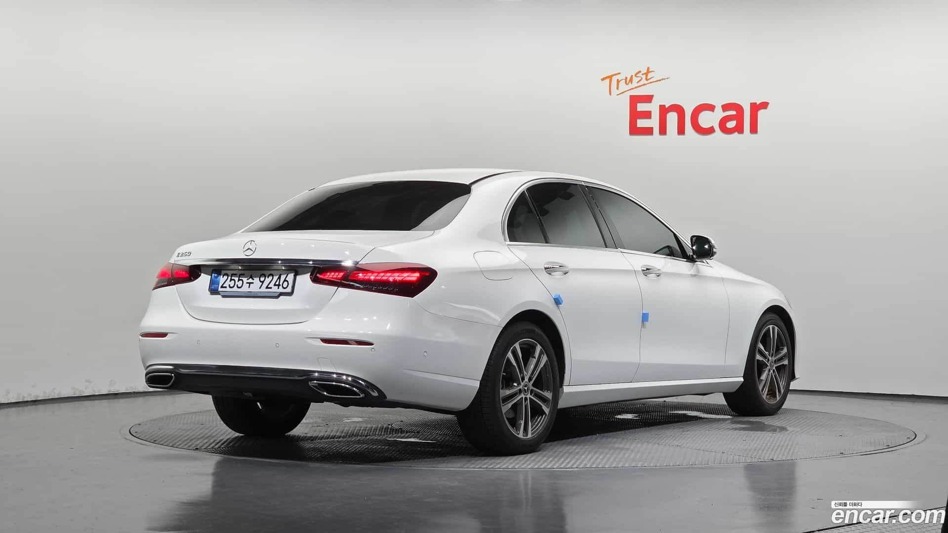 E-Class Mercedes-Benz 2023.9-OUTER-002