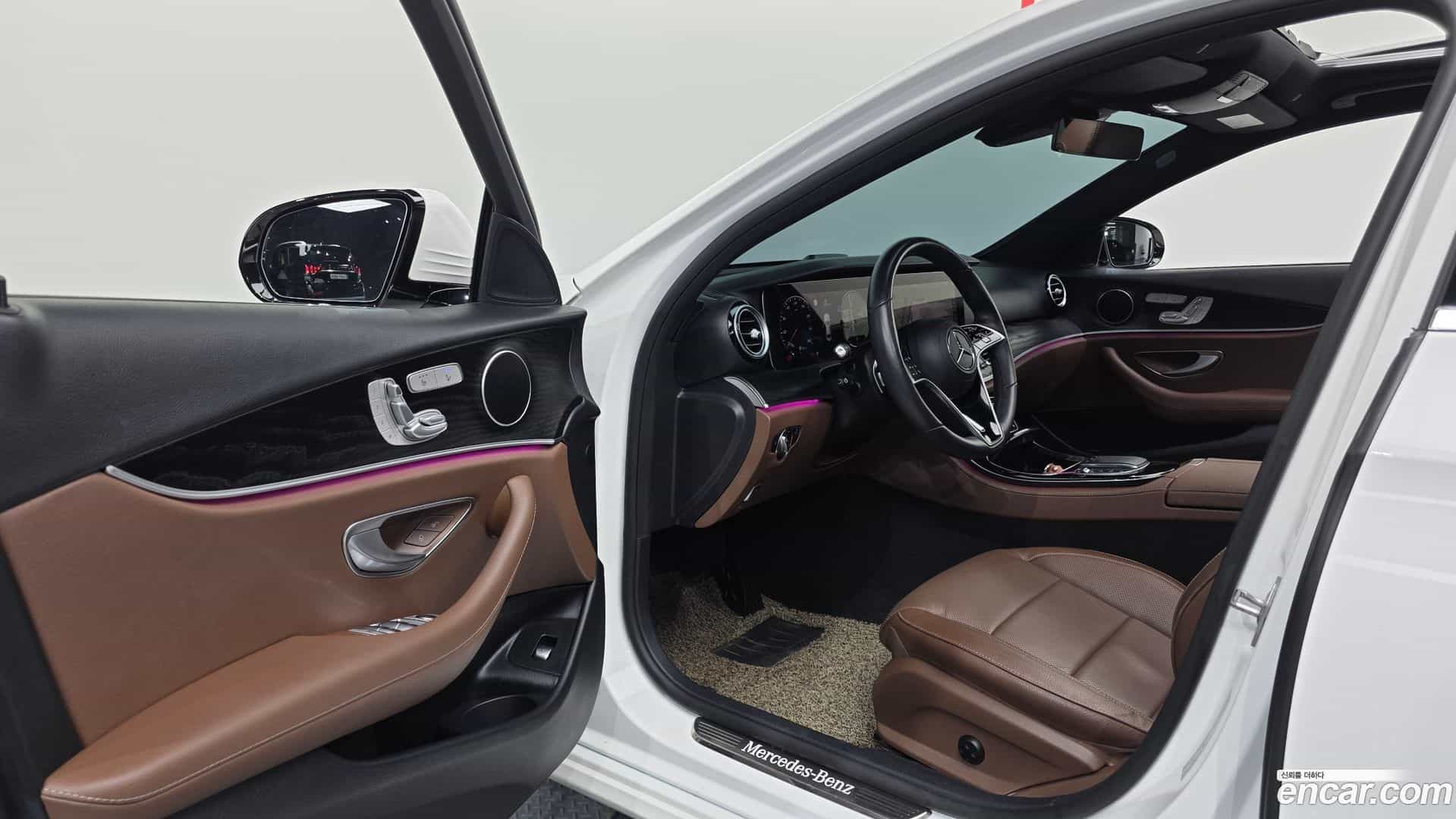 E-Class Mercedes-Benz 2023.9-INNER-010