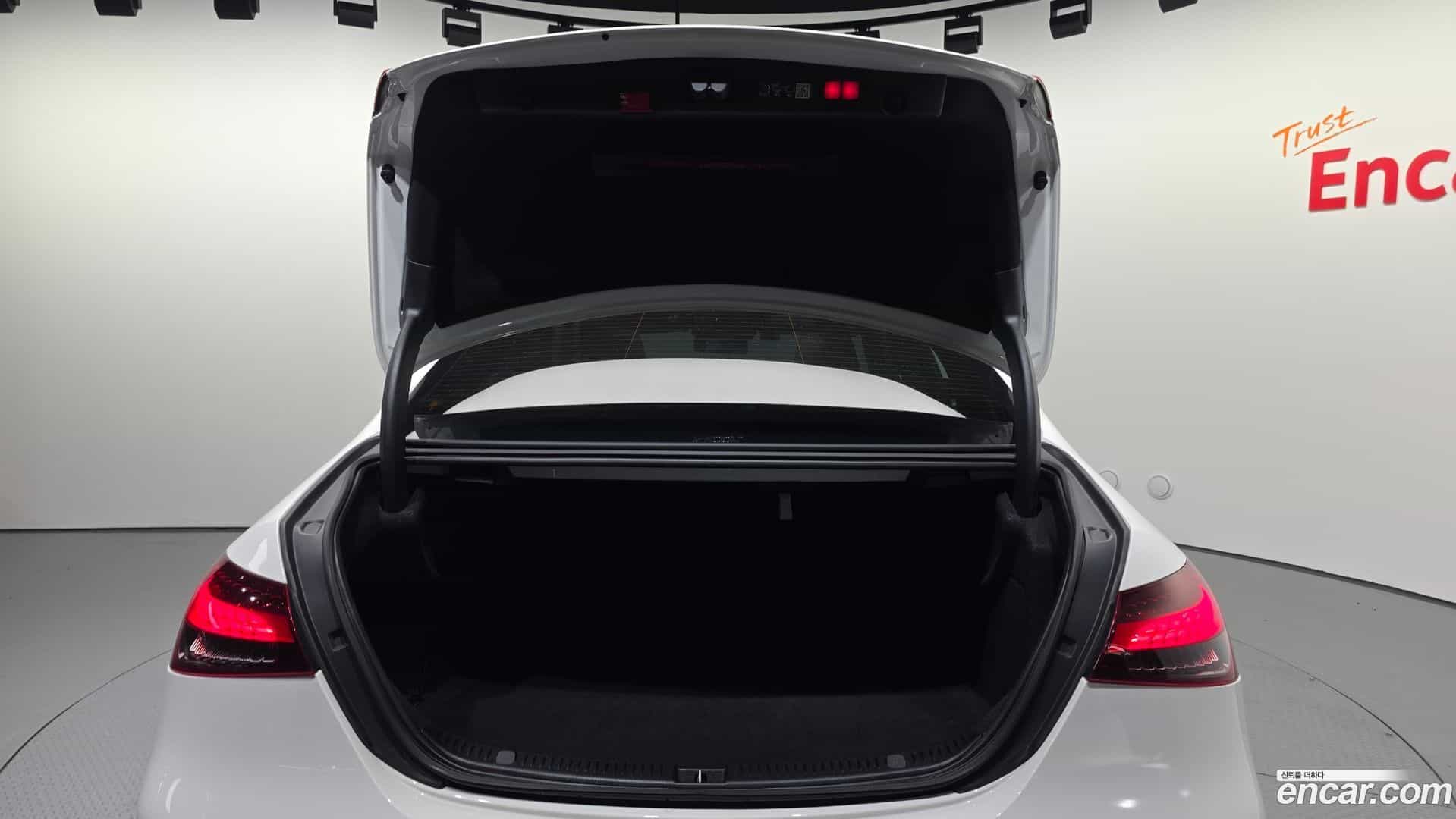 E-Class Mercedes-Benz 2023.9-OPTION-020