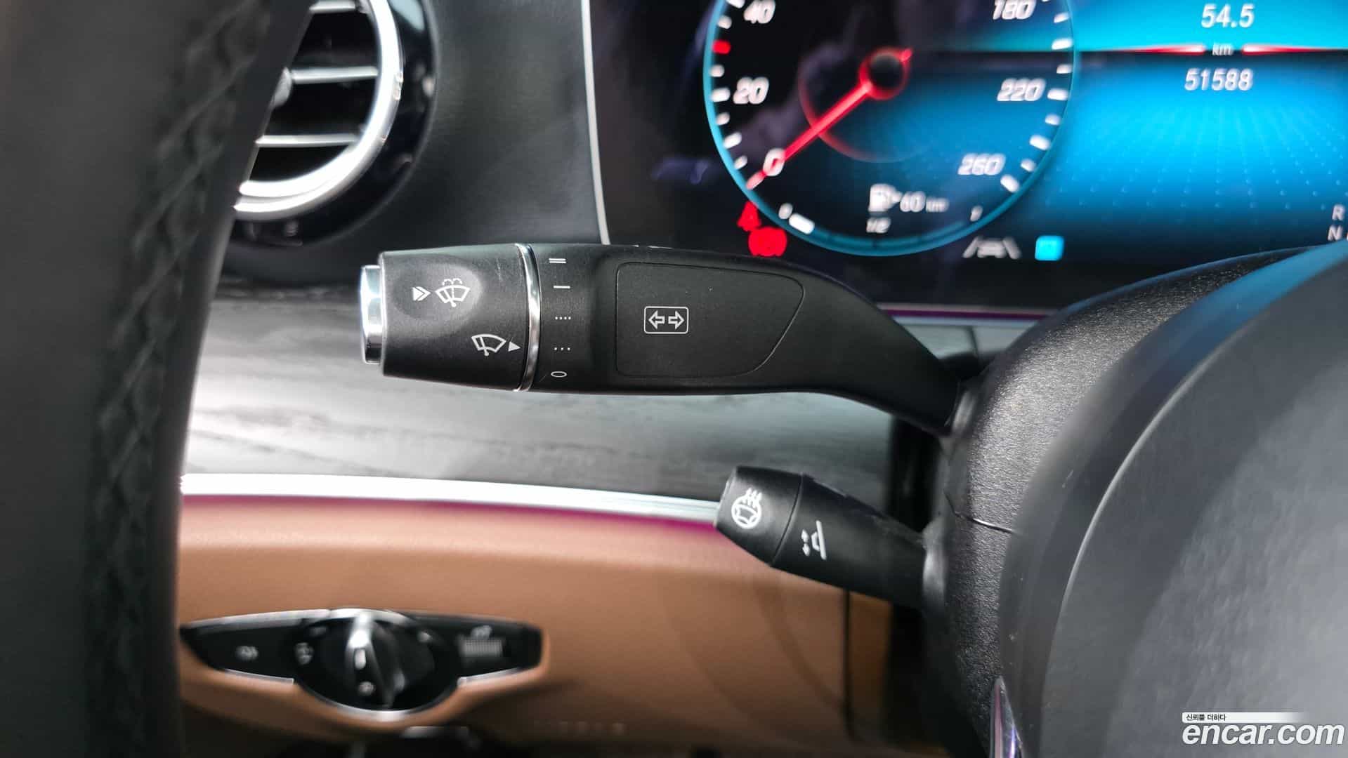 E-Class Mercedes-Benz 2023.9-OPTION-040