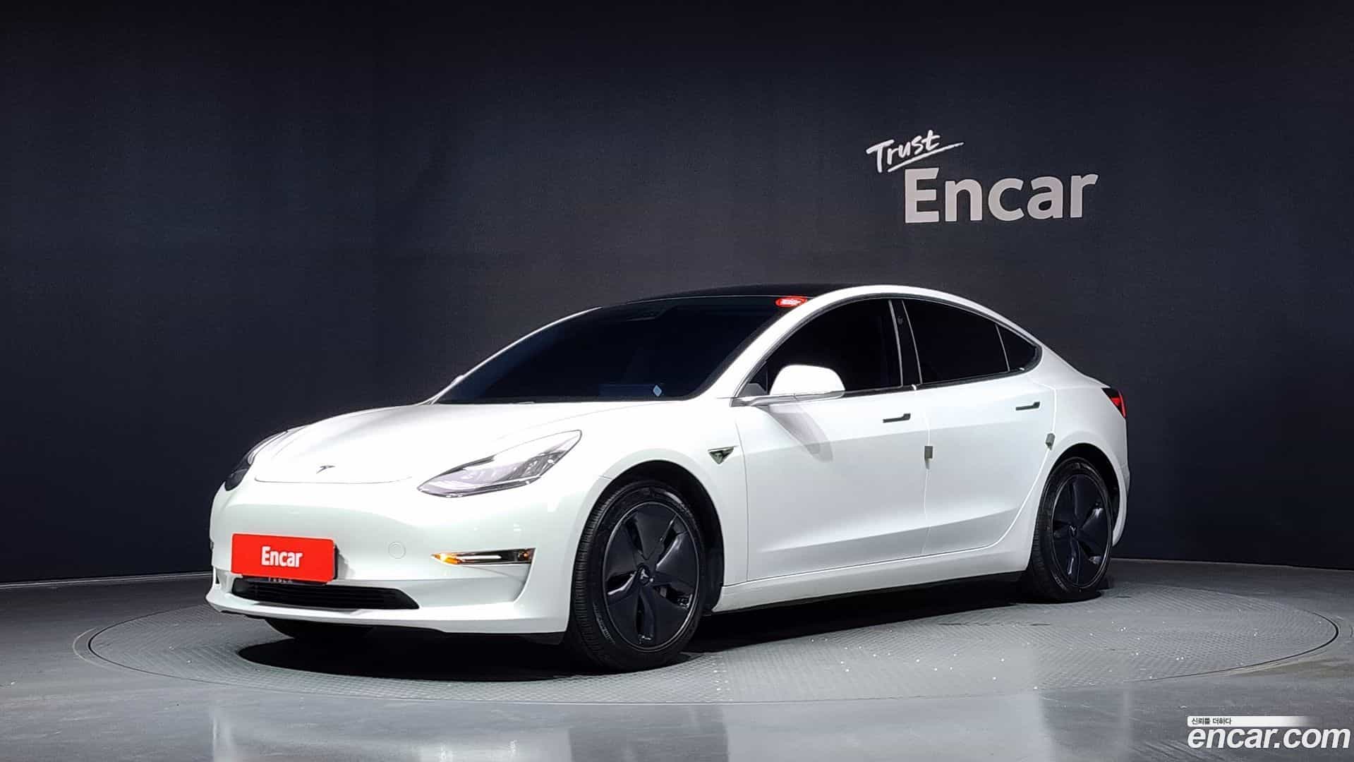 Model 3 Tesla 2020.5-OUTER-001