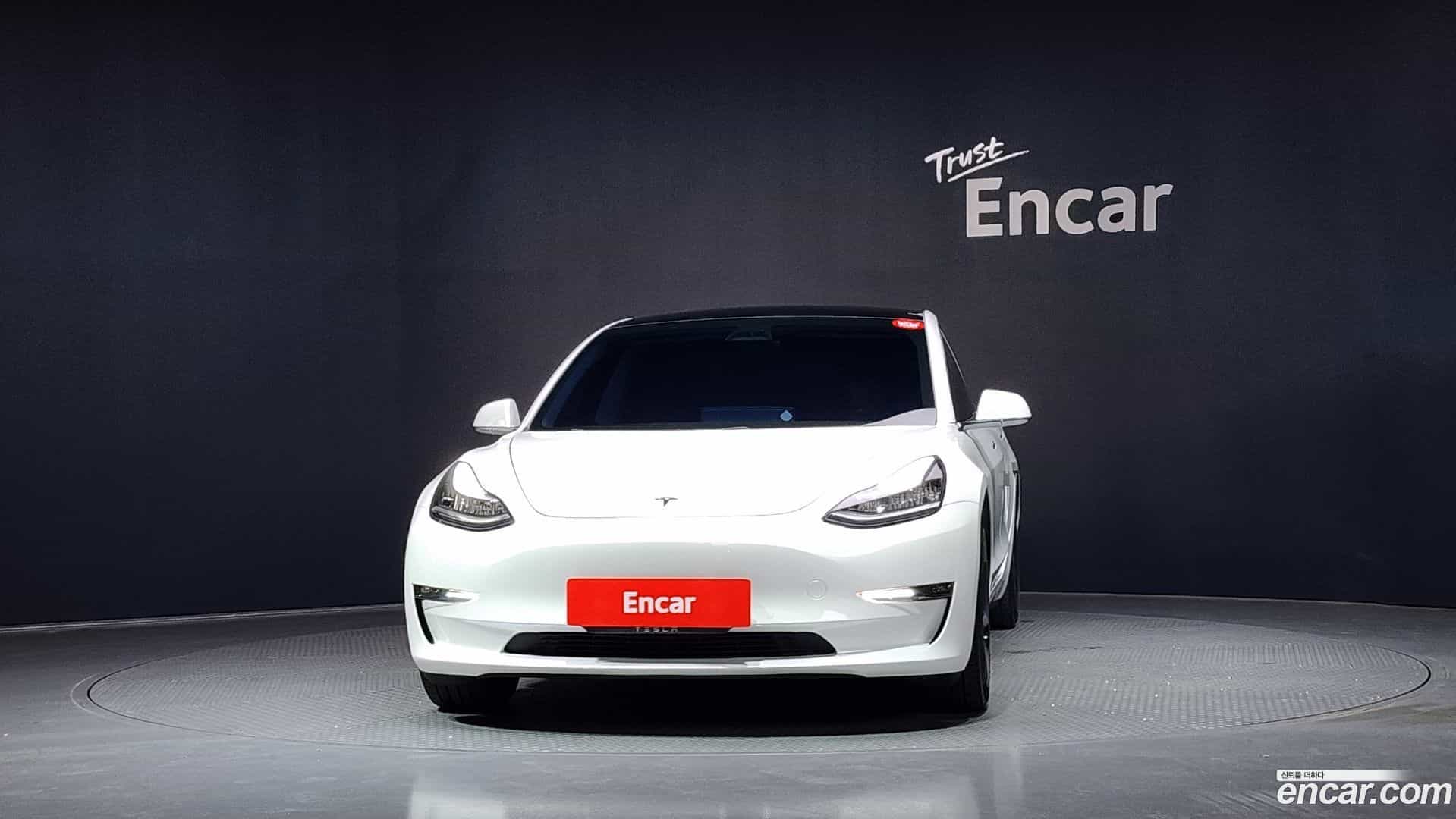 Model 3 Tesla 2020.5-OUTER-003