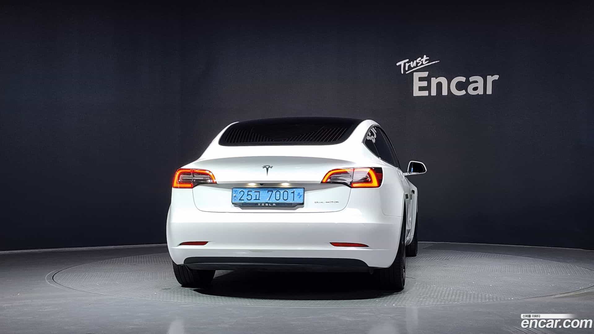 Model 3 Tesla 2020.5-OUTER-004