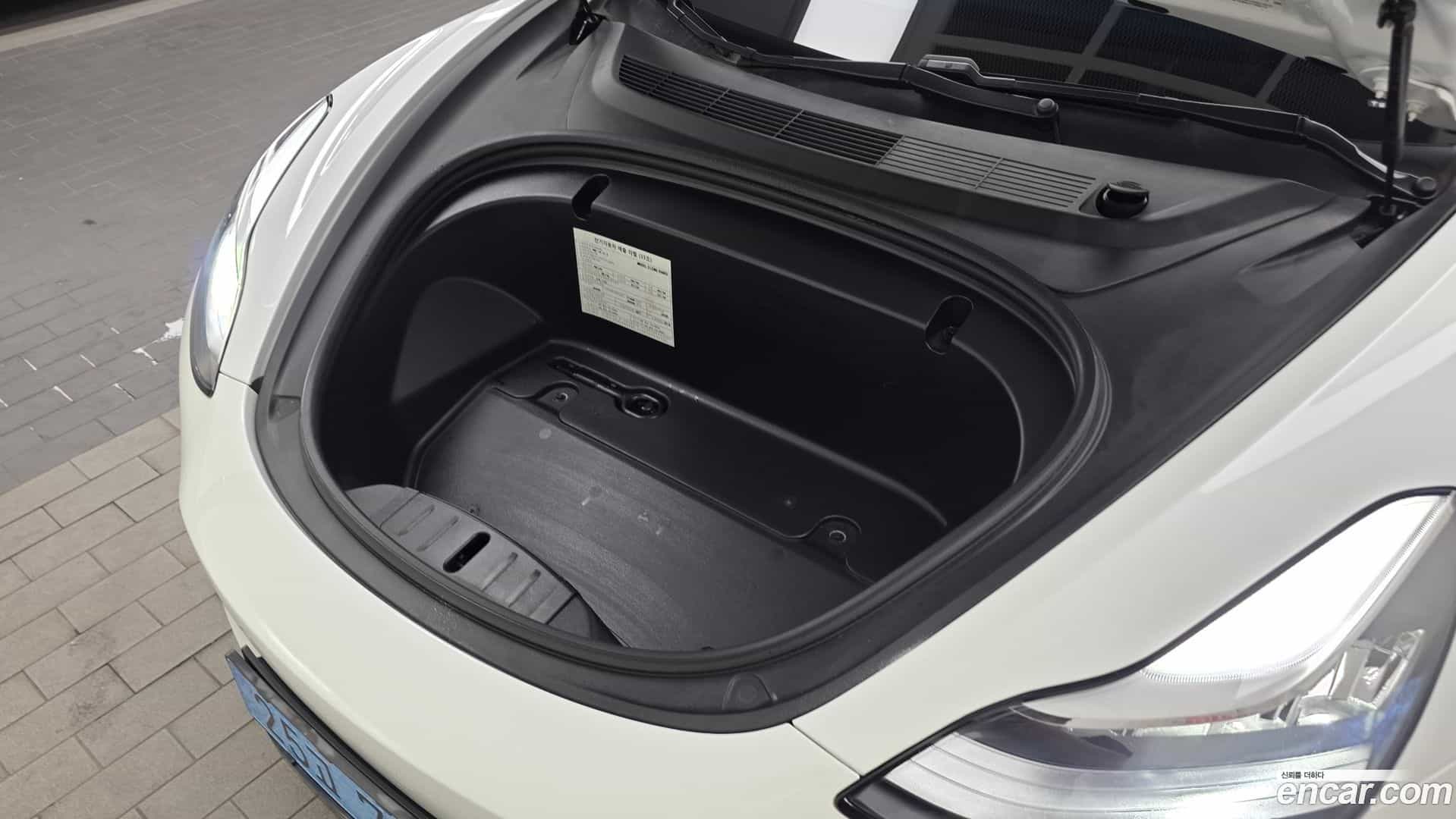 Model 3 Tesla 2020.5-OUTER-006