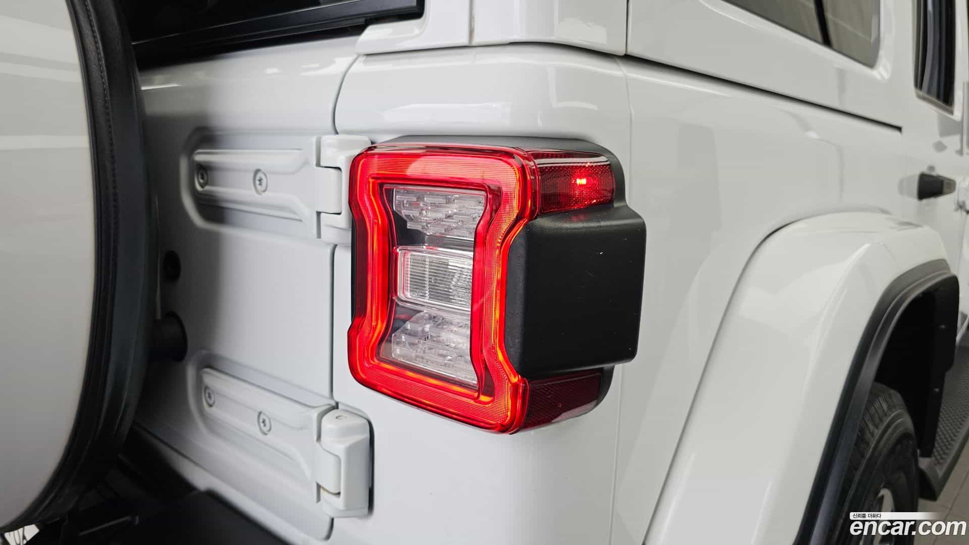 Wrangler Jeep 2022.2-OUTER-033