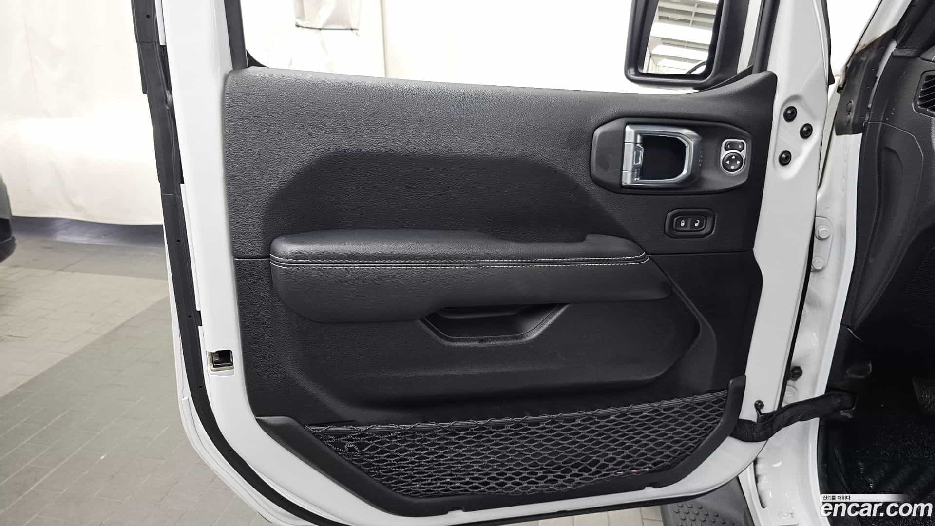 Wrangler Jeep 2022.2-INNER-034