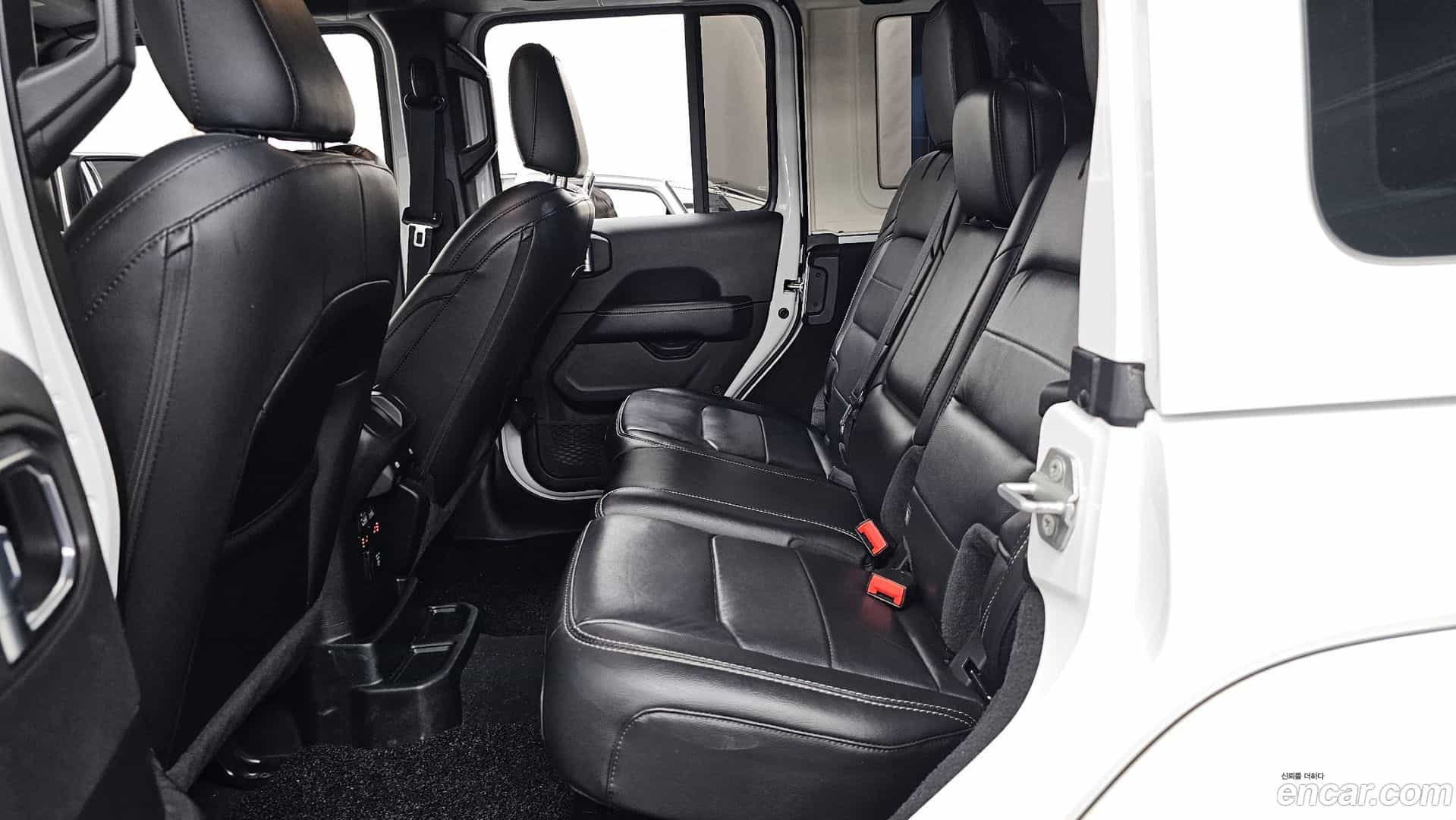Wrangler Jeep 2022.2-INNER-036