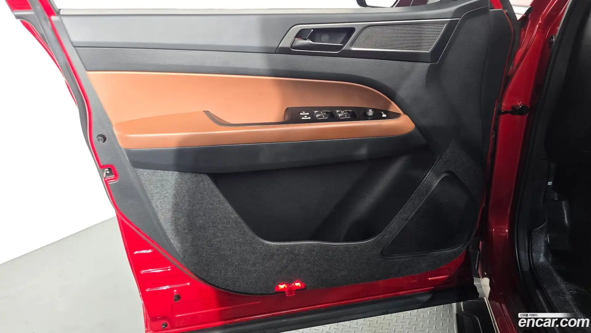 Rexton KG Mobility 2019.8-INNER-034