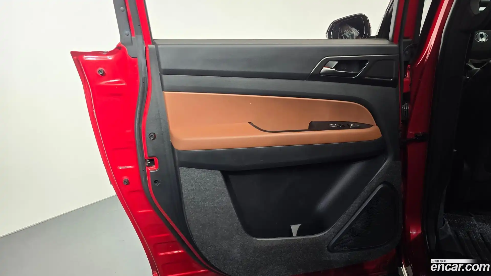Rexton KG Mobility 2019.8-INNER-035