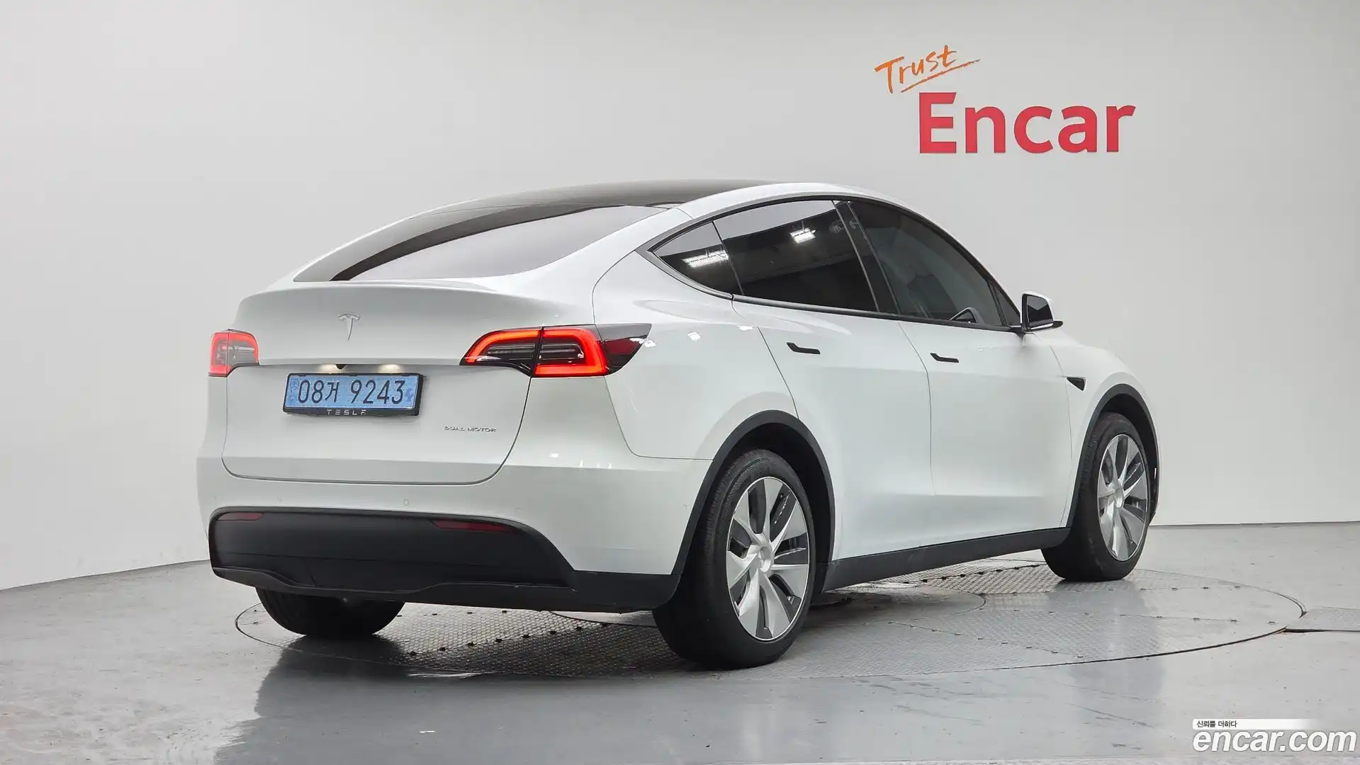 Model Y Tesla 2021.5-OUTER-002
