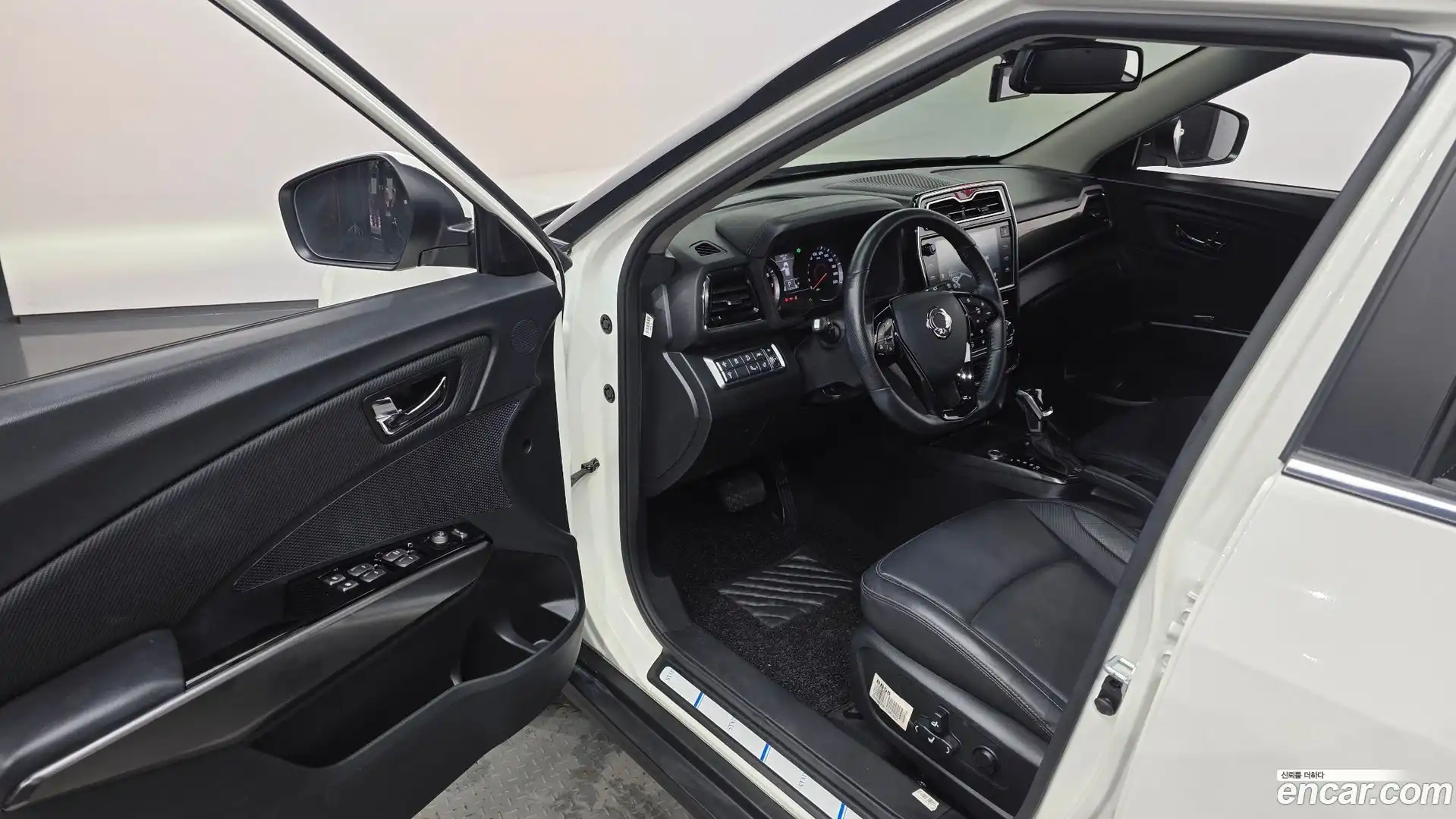 TIBOLI KG Mobility 2020.0-INNER-010